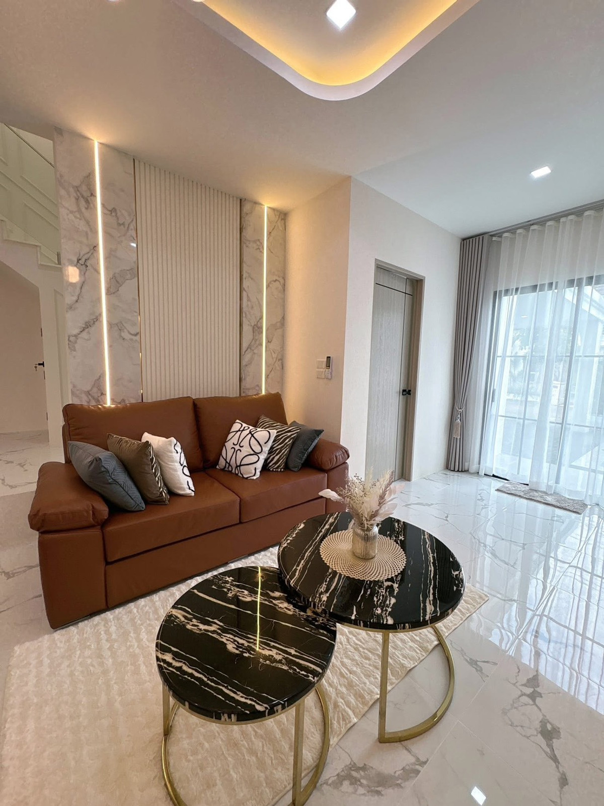 ขายพัทยา บางแสน ชลบุรี สัตหีบ : ขาย บ้านพูลวิลล่าหรู ใกล้หาดจอมเทียนเพียง 5 นาที