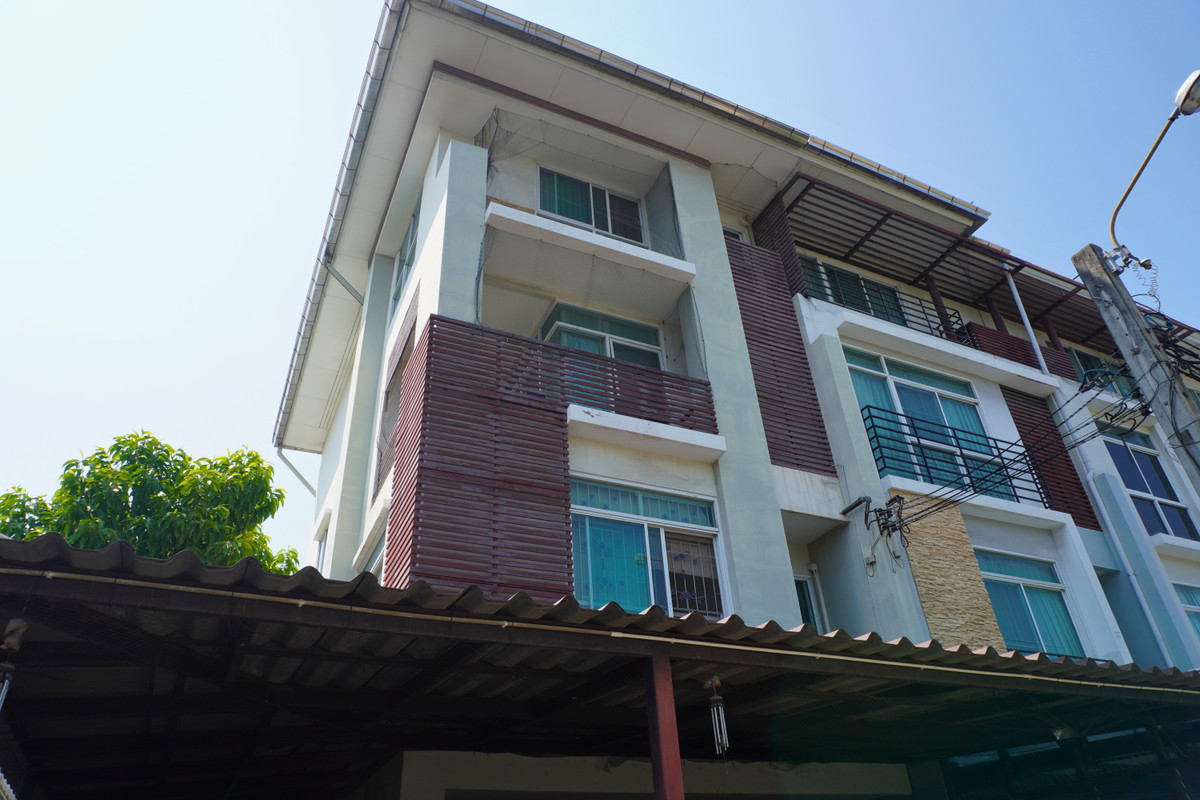 ขายบ้านสาทร นราธิวาส : ขายบ้าน 4 ชั้น โครงการธนาพัฒน์ เฮ้าส์ ซอยนนทรี 20  ทำเลศักยภาพ ใจกลางสาทร–พระราม 3 