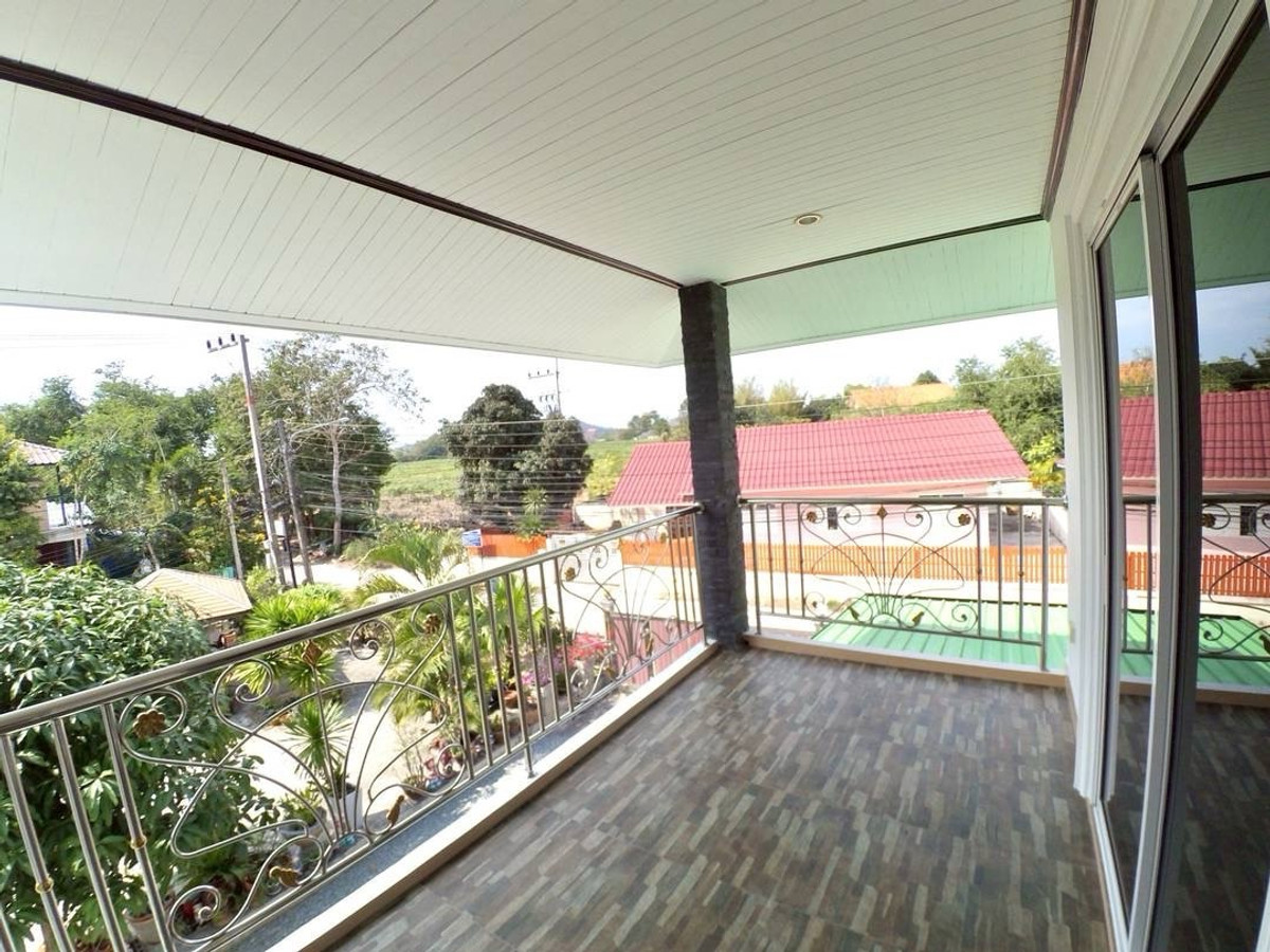 For SaleHousePattaya, Bangsaen, Chonburi : Single house for sale Two houses in the same area Near Jomtien Beach, Pattaya, 200 sq m, 5 bedrooms, 4 bathrooms