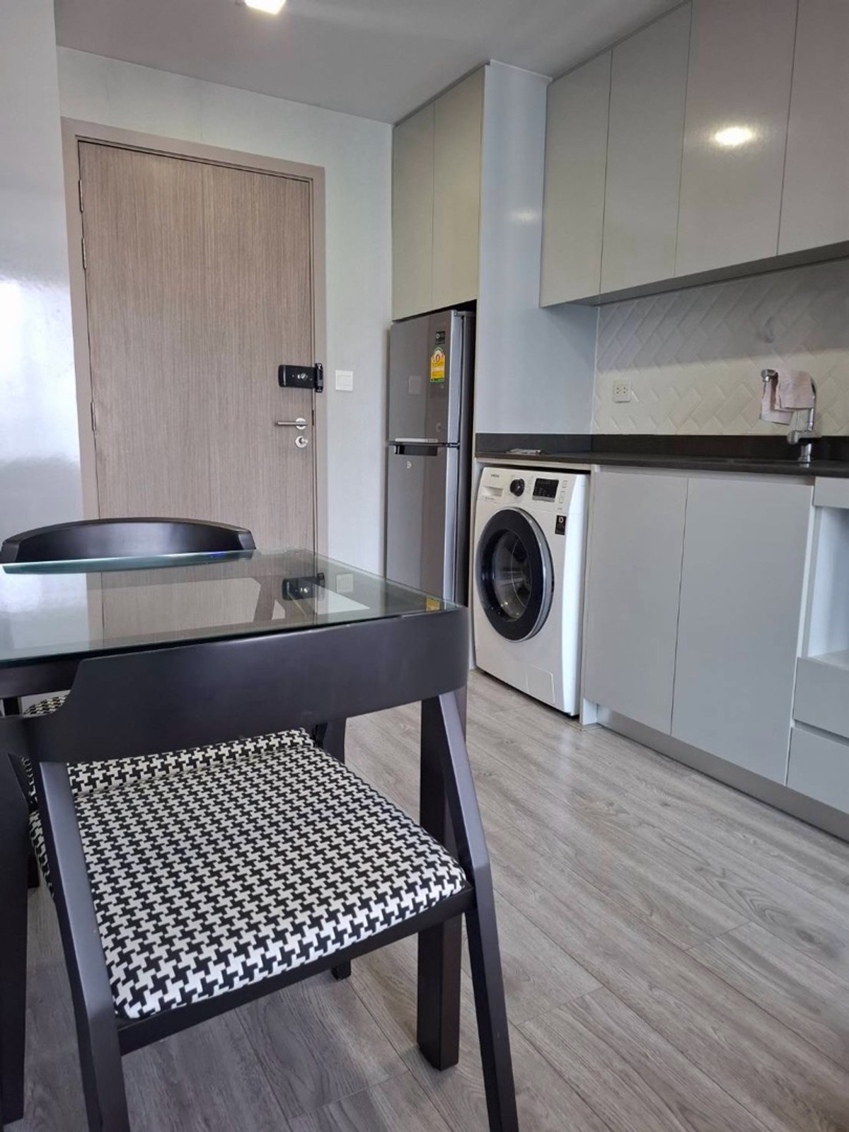 ให้เช่าคอนโดราชเทวี พญาไท : ให้เช่า คอนโดมาเอสโตร ตรงรถไฟฟ้าราชเทวี พร้อมเข้าอยู่ 16,000 บาท ใกล้สยามเพียง 1 สถานี