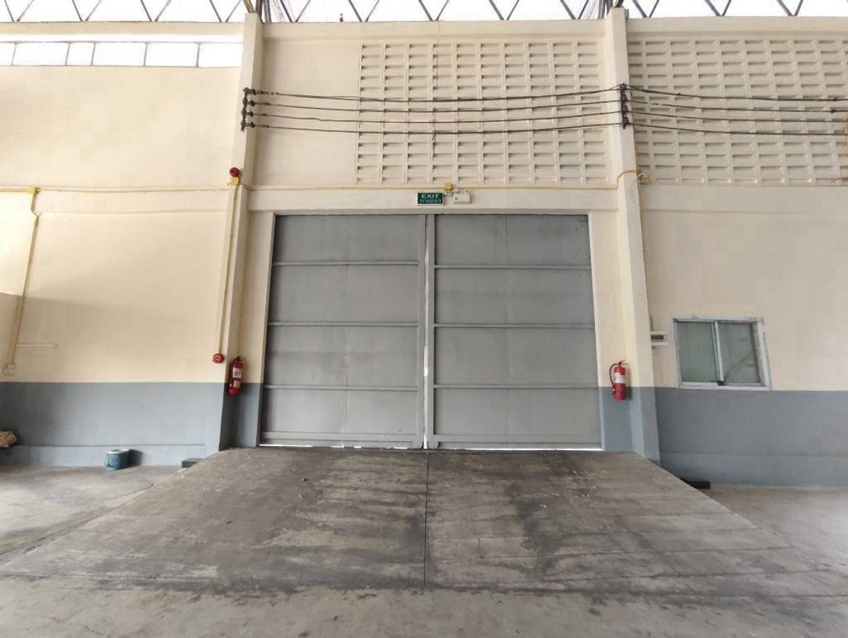 ให้เช่าร้านค้า/ตลาดนัดเสรีไทย-นิด้า : ปล่อยเช่า โกดังเชิงพาณิชย์ สำหรับ ทำธุรกิจ @ เสรีไทย ที่จอดรถสะดวก 