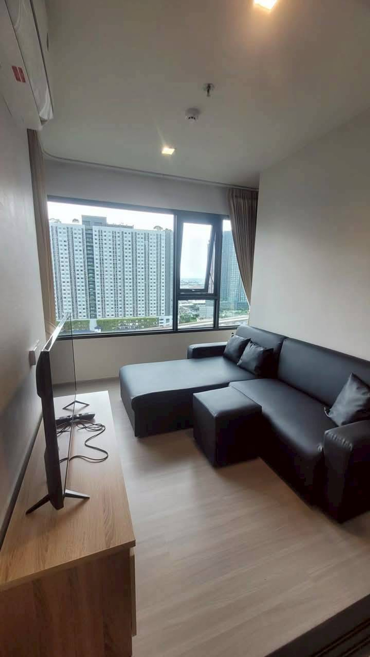 ให้เช่าคอนโดท่าพระ ตลาดพลู วุฒากาศ : ✨ สวนส่วนกลาง 5 ไร่ใจกลางสาทร-ท่าพระ! Life Sathorn Sierra — แต่งครบ วิวสวย พร้อมอยู่ ✨