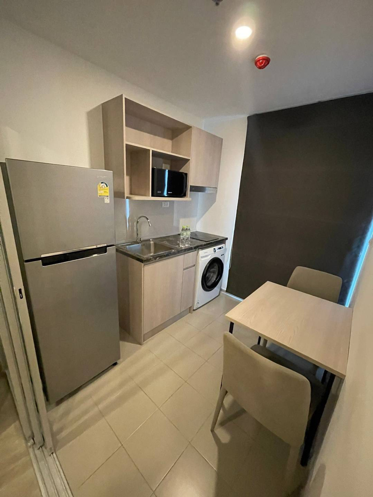 ให้เช่าคอนโดท่าพระ ตลาดพลู วุฒากาศ :  ⭐️ Elio Sathorn - Wutthakat ⭐️ 1 ห้องนอน ขนาด 33 ตรม. มีเฟอร์นิเจอร์ครบครัน