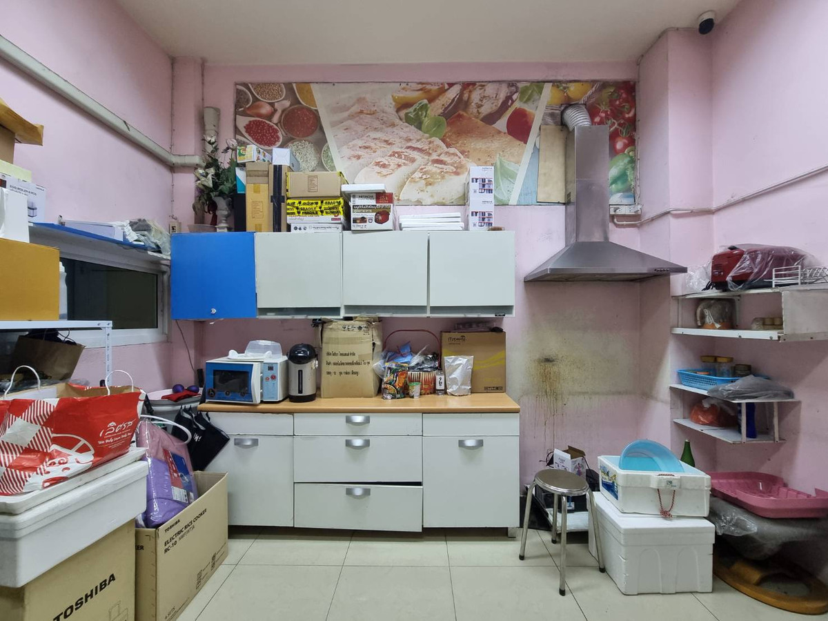 ขายอาคารพาณิชย์นนทบุรี บางใหญ่ บางบัวทอง : อาคารพาณิชย์ ซอยวัดลาดปลาดุก / 4 ห้องนอน (ขาย), Commercial Building Soi Wat Lat Pla Duk / 4 Bedrooms (FOR SALE) AOM097