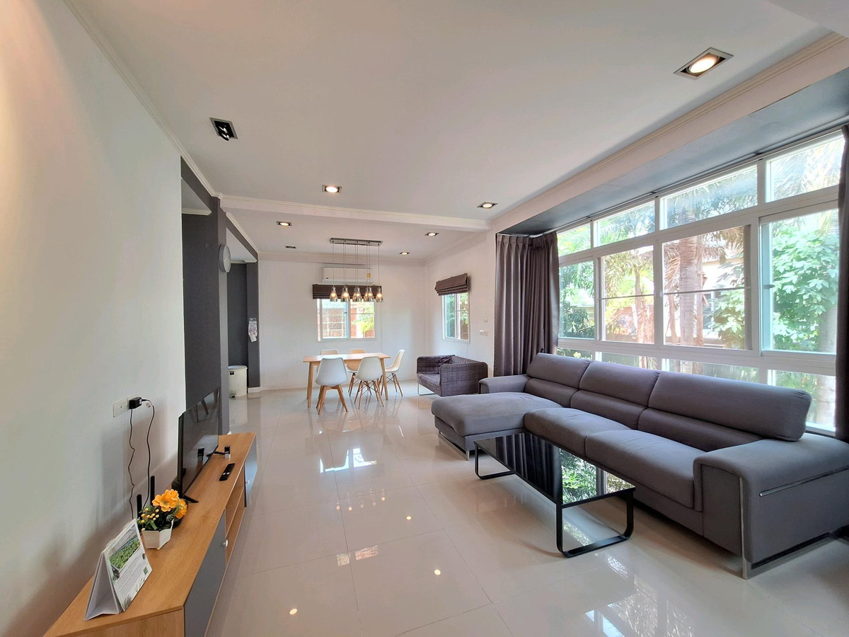 ให้เช่าบ้านมีนบุรี-ร่มเกล้า : บ้านเช่าร่มเกล้า ศุภาลัย พาร์ควิลล์ ร่มเกล้าสุวรรณภูมิ มีนบุรี 67 ตร.ว. 3 นอน ติดถนนร่มเกล้า เข้ามาเพียง 250 เมตร