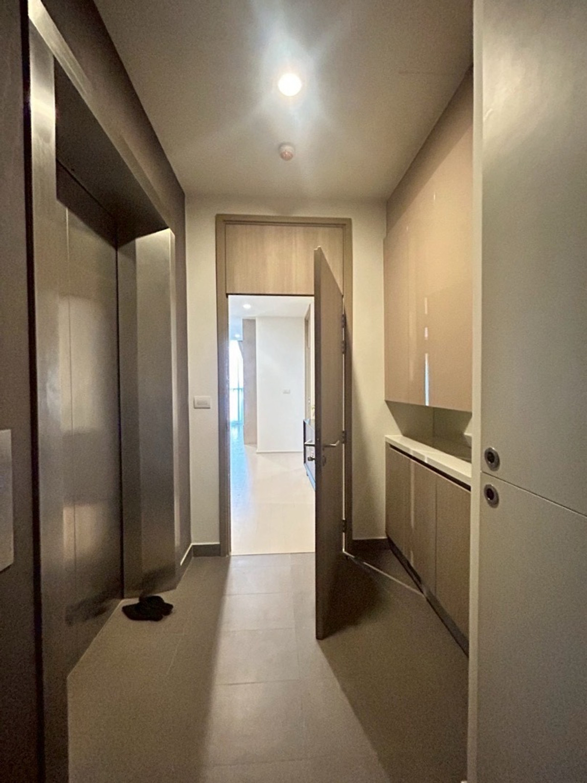 ให้เช่าคอนโดวิทยุ ชิดลม หลังสวน : Noble เพลินจิต **ให้เช่า** 1 นอน วิวสวยไม่ทีตึกบัง ตกแต่งครบชุด พร้อมเข้าอยู่ ค่าเช่า 50,000 บาท/เดือน