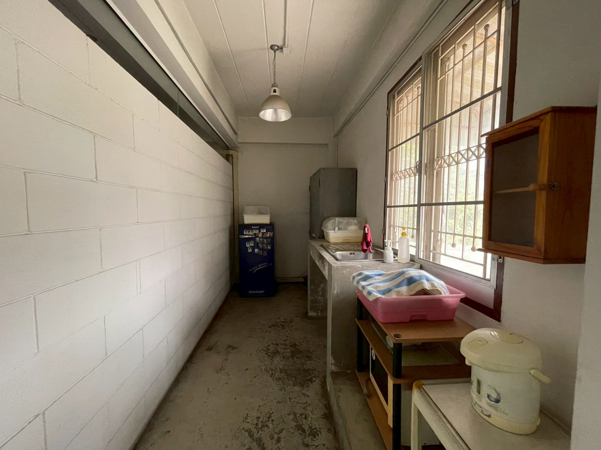 ให้เช่าอาคารพาณิชย์พัฒนาการ ศรีนครินทร์ : ให้เช่าอาคารพาณิชย์ 2 คูหา ตึกมุม ริมถนนพัฒนาการ ใกล้ซอยพัฒนาการ 30 (ซอยหมู่บ้านปัญญา)  อาคารพาณิชย์ขนาดใหญ่ เหมาะสำหรับทำสำนักงาน คลินิก สถาบันการศึกษา โชว์รูม หรือธุรกิจหลากหลายประเภท ทำเลติดถนนใหญ่ เดินทางสะดวก