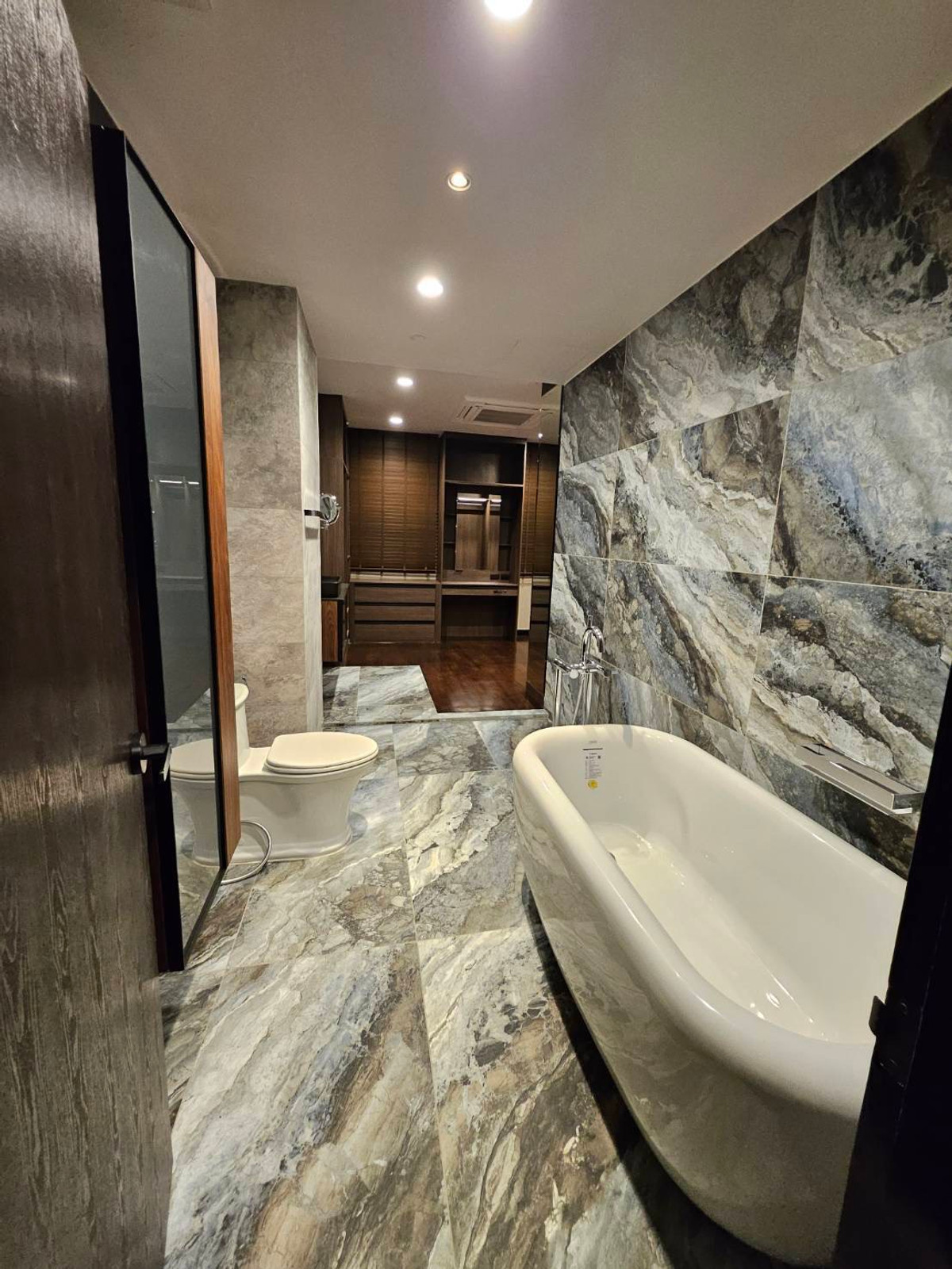 ขายบ้านสุขุมวิท อโศก ทองหล่อ : 🔥For Sale Renovated House in Thonglor! 4+1 Bedroom 370 sq.m fully Furnished Near Donki and BTS Thonglor Tel. 0863692224