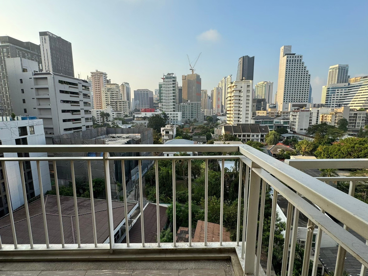 ให้เช่าคอนโดสุขุมวิท อโศก ทองหล่อ : ให้เช่าคอนโด บ้านสิริ 31 (Baan Siri 31) ใกล้ BTS พร้อมพงษ์ ใกล้ ห้างสรรพสินค้าชั้นนำ รายล้อมด้วยร้านอาหารชื่อดัง นานาชาติ ใกล้ EmQuartier และ EmSphere เพียง 600 เมตร