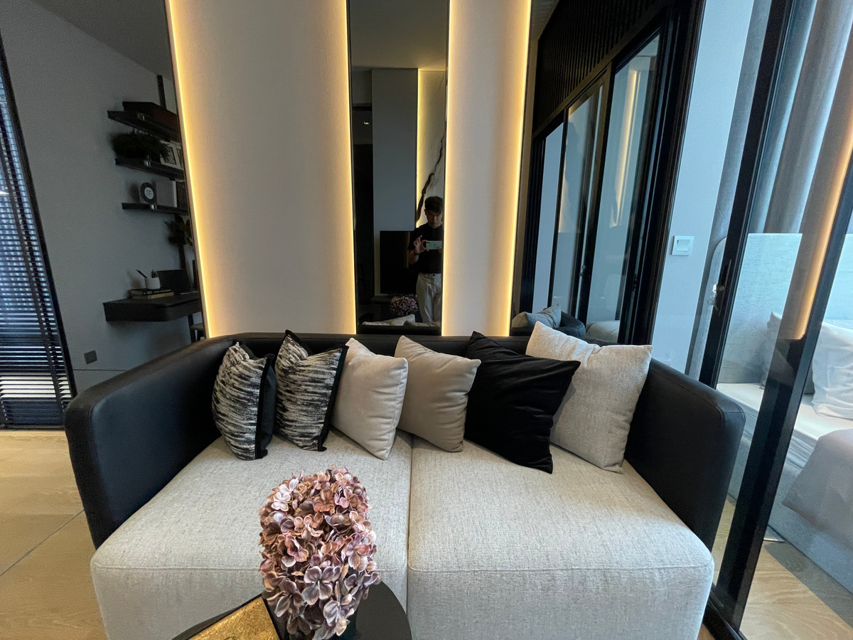 ขายคอนโดสีลม ศาลาแดง บางรัก : [THE PEAK OF SILOM] ASHTON SILOM – Rare 2BR Unit | ชั้น 32 วิวขอบฟ้า ประสบการณ์อยู่คอนโดที่เหมือนอยู่บ้าน 