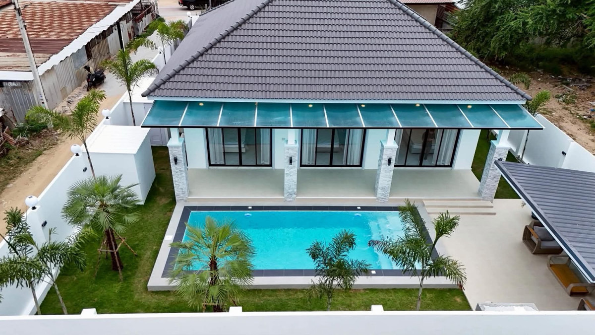 For SaleHousePattaya, Bangsaen, Chonburi : Luxury Pool Villa for Sale Huai Yai, Brand New House with Private Pool Near Sukhumvit Road and Jomtien Beach, Ideal for Investment and Daily Rental