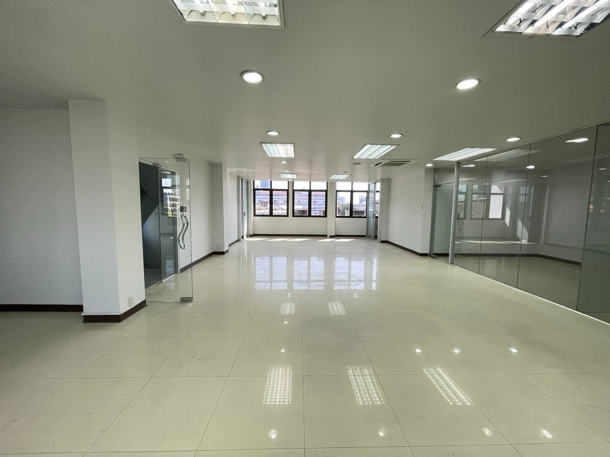 For RentOfficeBangna, Bearing, Lasalle : Office Building for Rent on Bangna-Trad Road – Ready to Move In