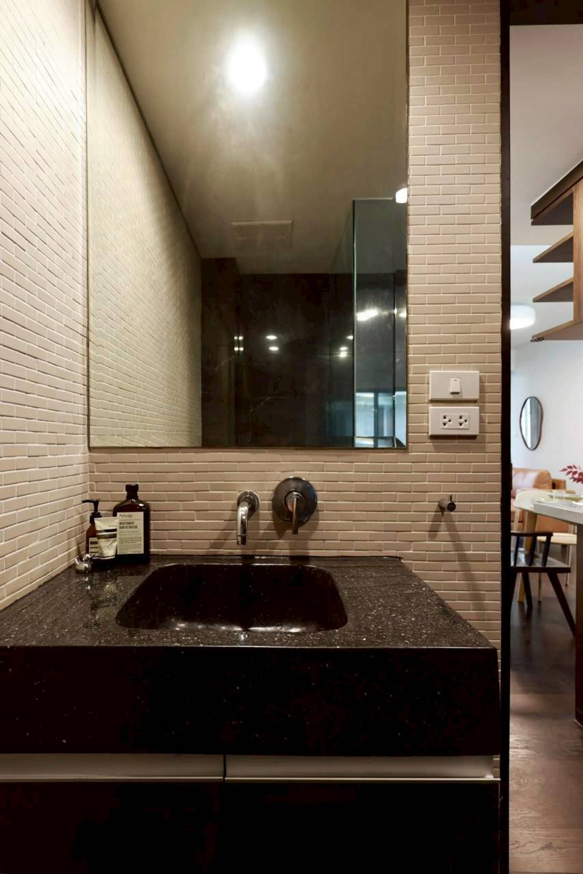 ให้เช่าคอนโดสุขุมวิท อโศก ทองหล่อ : ✅ SMJU105 ✅ Line : @p2nproperty