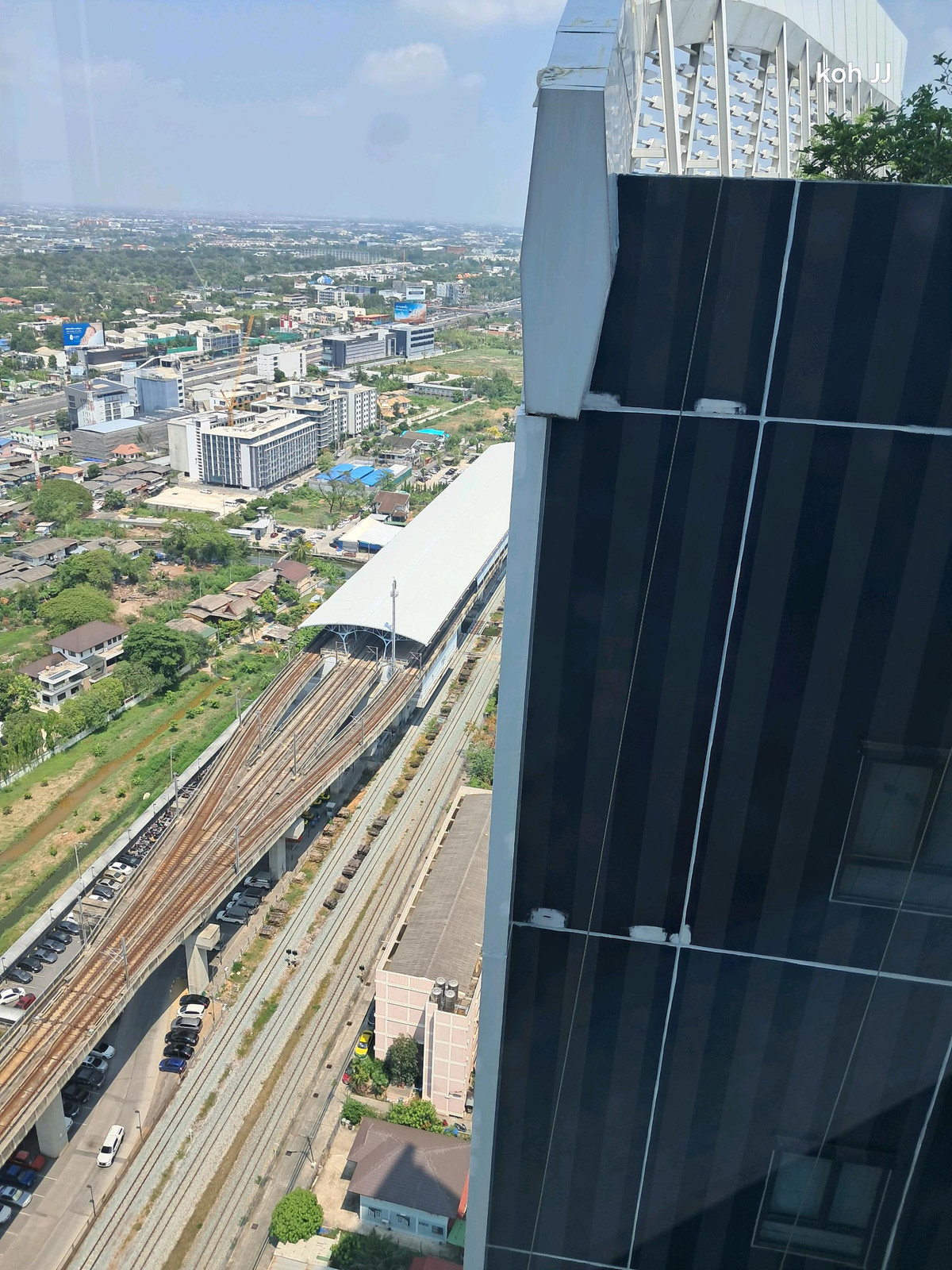 For RentCondoPattanakan, Srinakarin : FOR RENT 2-story condo (Duplex), high floor, beautiful view @The Rich Rama 9 - Srinakarin
Next to Triple Station | Near MRT Hua Mak & Airport Rail Link