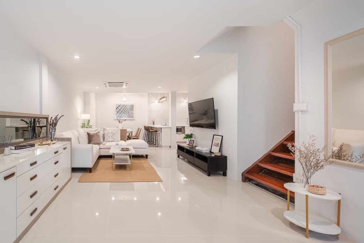 ให้เช่าทาวน์โฮมสมุทรปราการ สำโรง : หมู่บ้านศิริคาม (Sirikham Village) สุขุมวิท 72 ตั้งอยู่ในซอยสุขุมวิท 72 ตำบลสำโรงเหนือ