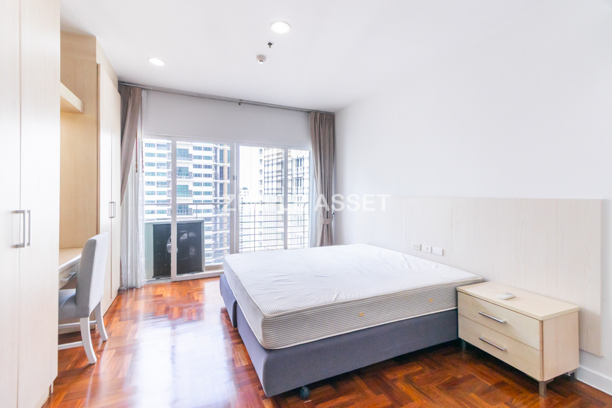 For RentSukhumvit, Asoke, Thonglor : Line ID: @zimple_asset  A luxurious residential in Sukhumvit 24. Fully furnished with complete facilities, offering a comfortable “home-like” atmosphere in a prime location with convenient access to BTS and shopping center. Pet friendly🐶