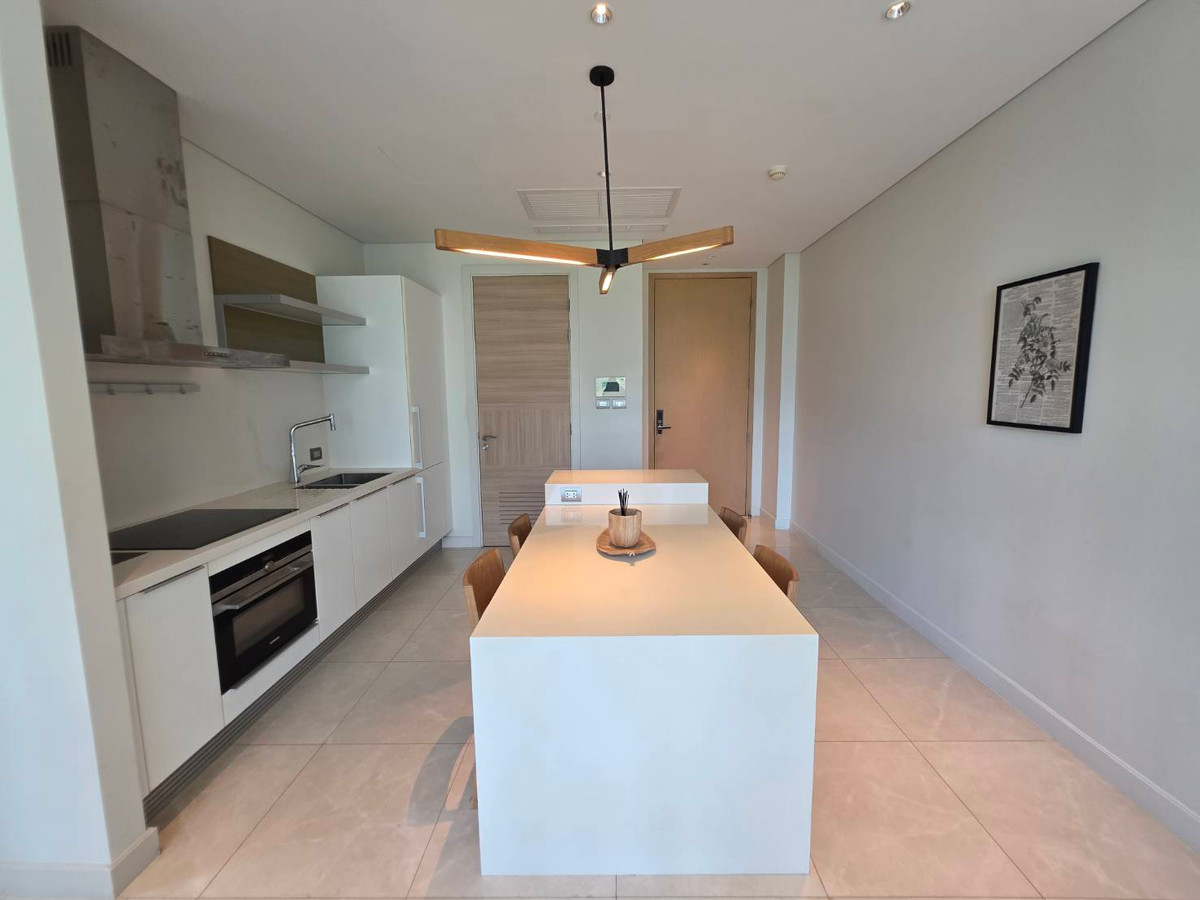 For RentCondoWitthayu, Chidlom, Langsuan, Ploenchit : Sindhorn Residence: 75sqm. 1bed 1bath 75,000/mth. Rare Corner unit Am: 0656199198