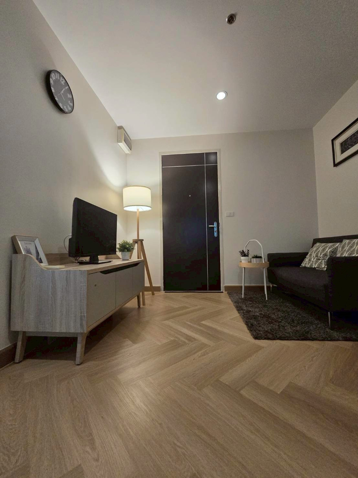 For RentCondoThaphra, Talat Phlu, Wutthakat : Condo, 10th floor, fully furnished, beautifully decorated, for rent in Tha Phra-Phetkasem area, near BTS Bang Wa, only 500 meters.