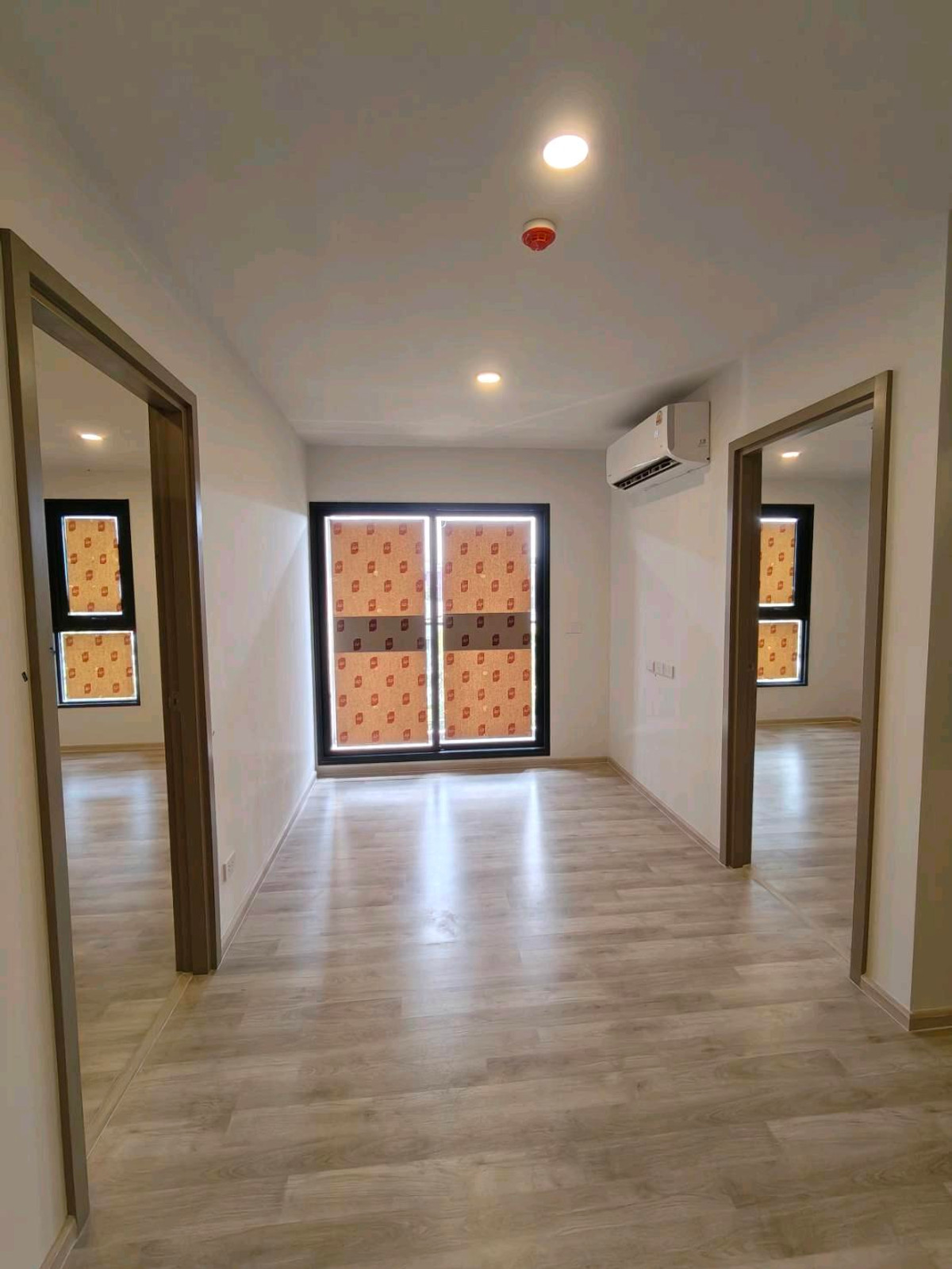 For SaleCondoWongwianyai, Charoennakor : For sale: Aspire Itsaraphap, view of Wat Arun, very beautiful.