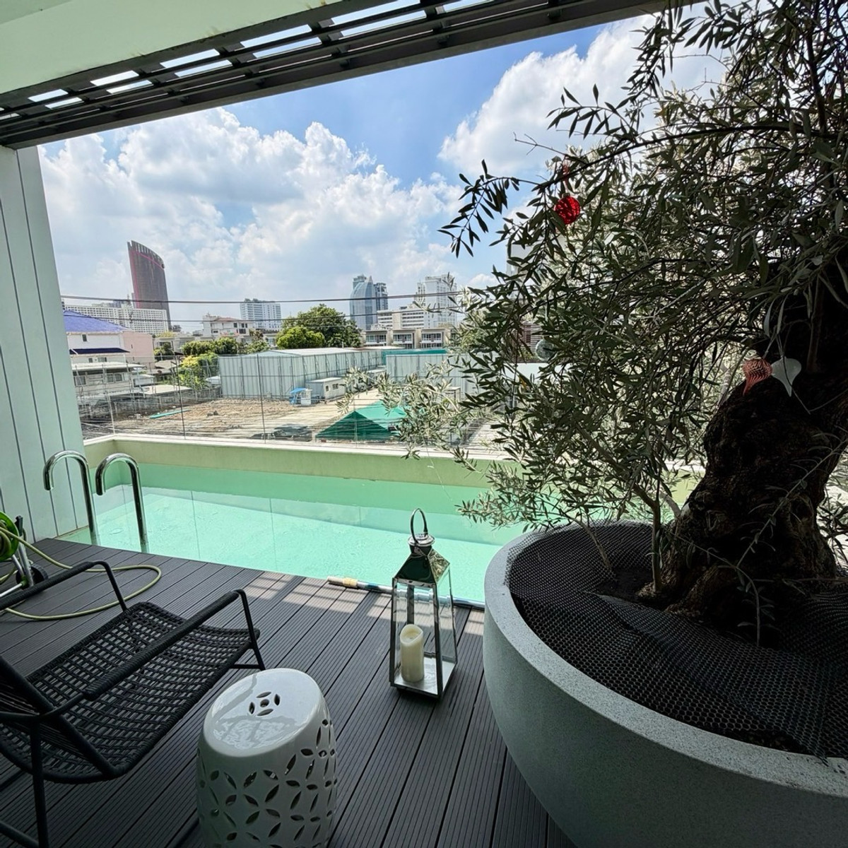 For SaleHome OfficeSapankwai,Jatujak : For sale 🏢 Luxurious 5-story home office with elevator + private swimming pool.
Saphan Khwai - Ari location | Modern Luxury design