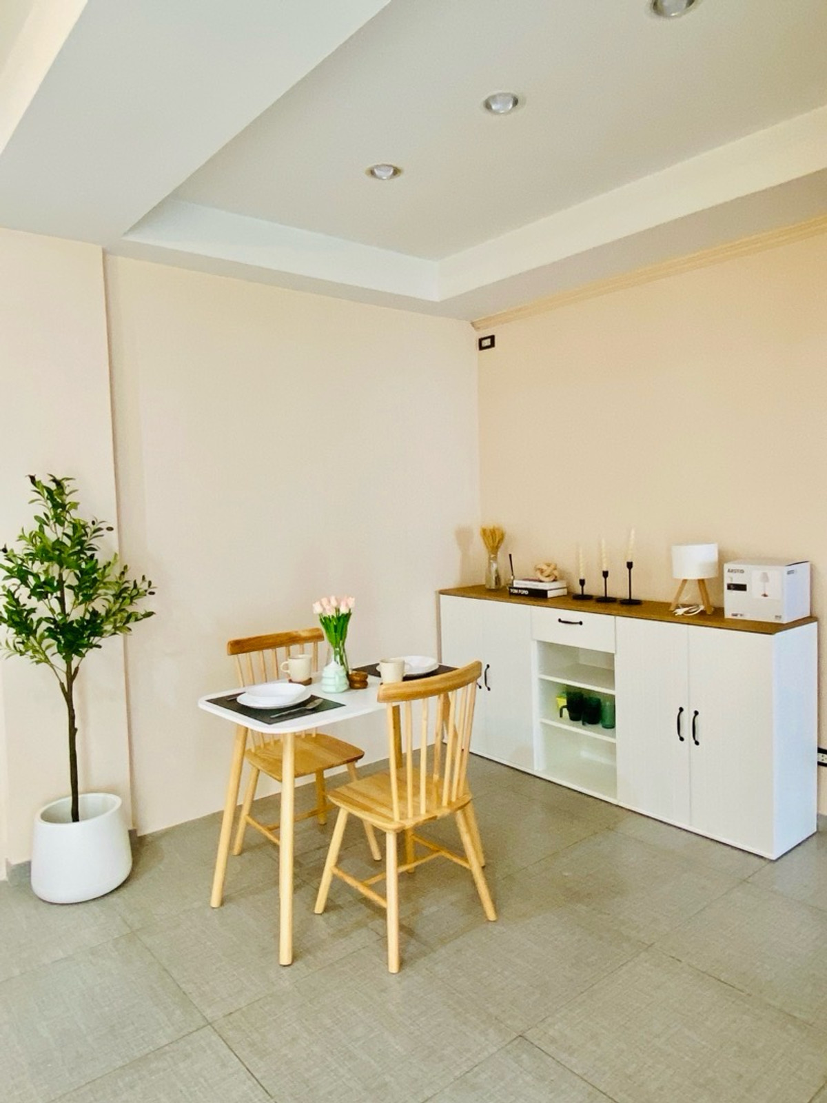 ขายคอนโดบางนา แบริ่ง ลาซาล : ขายคอนโด ชั้น1 มีสวน 2นอน 1น้ำ 58ตร.ม จอดรถ2คัน 