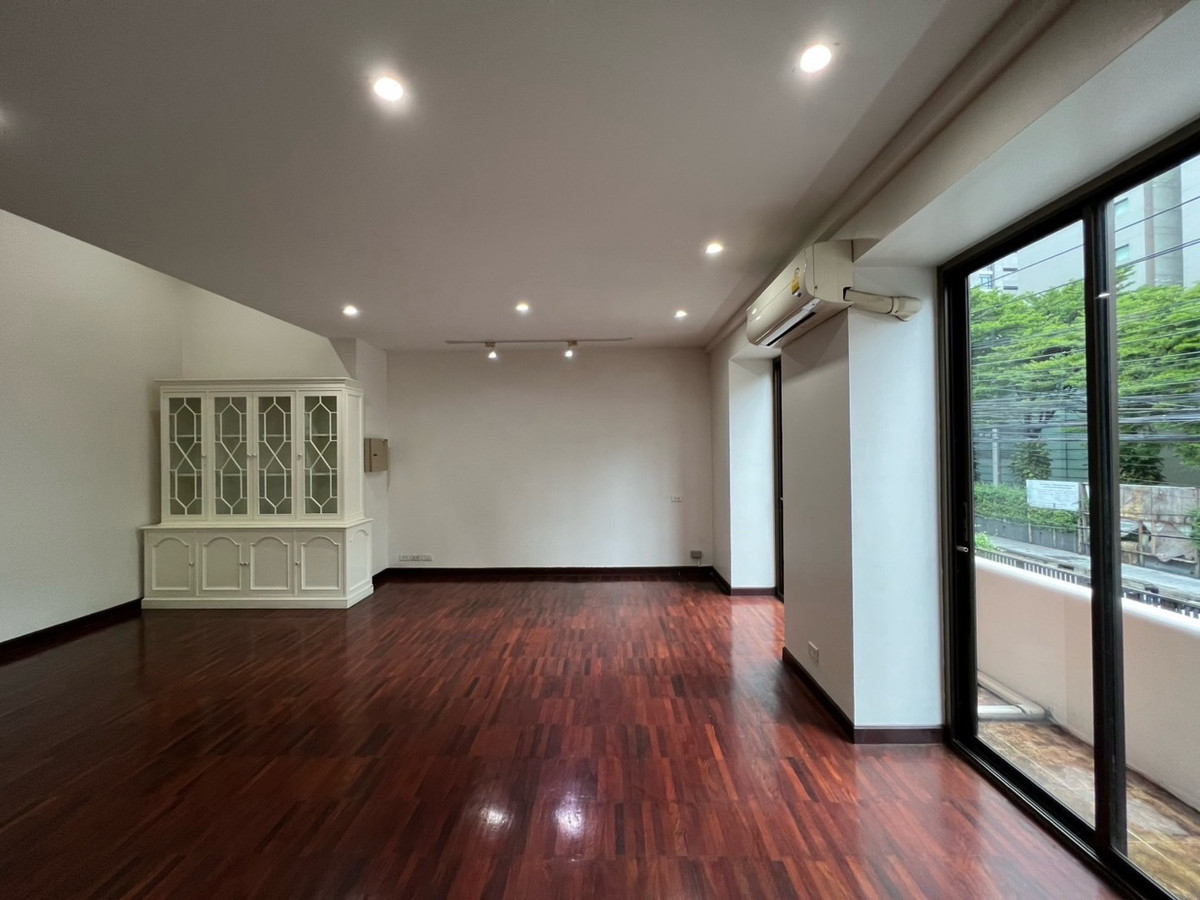 For RentHome OfficeWitthayu, Chidlom, Langsuan, Ploenchit : Home office for rent, Ploenchit • Chidlom, near BTS 950 meters and Lumpini Park / Ratchadamri / One Bangkok project.