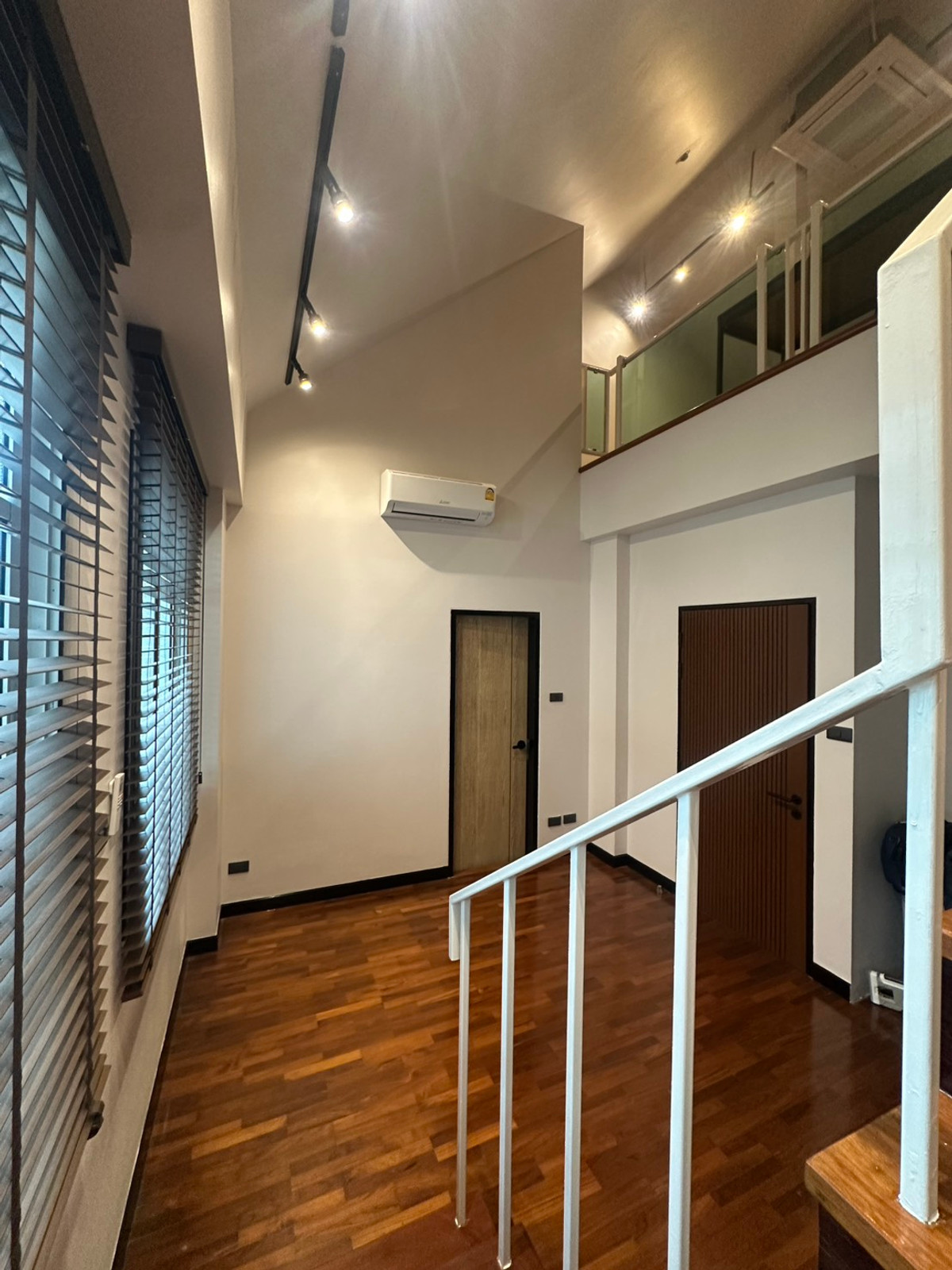 ขายบ้านสุขุมวิท อโศก ทองหล่อ : 🔥For Sale Renovated House in Thonglor! 4+1 Bedroom 370 sq.m fully Furnished Near Donki and BTS Thonglor Tel. 0863692224