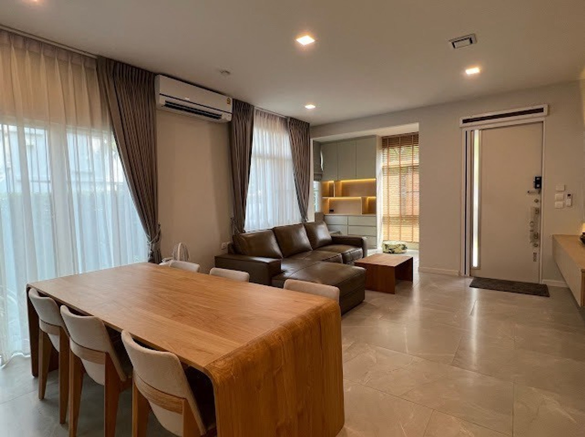 For RentHouseLadkrabang, Suwannaphum Airport : LTHC14753 – House for Rent | Mantana Bangna Wongwaen | 222 sqm | 4 Bedrooms 5 Bathrooms | Luxury Spacious House Prime Location Best Value | Near BTS Bangna | 130,000 THB/Month | Luxury house Mantana Bangna Wongwaen, wide area, good location, good price, n
