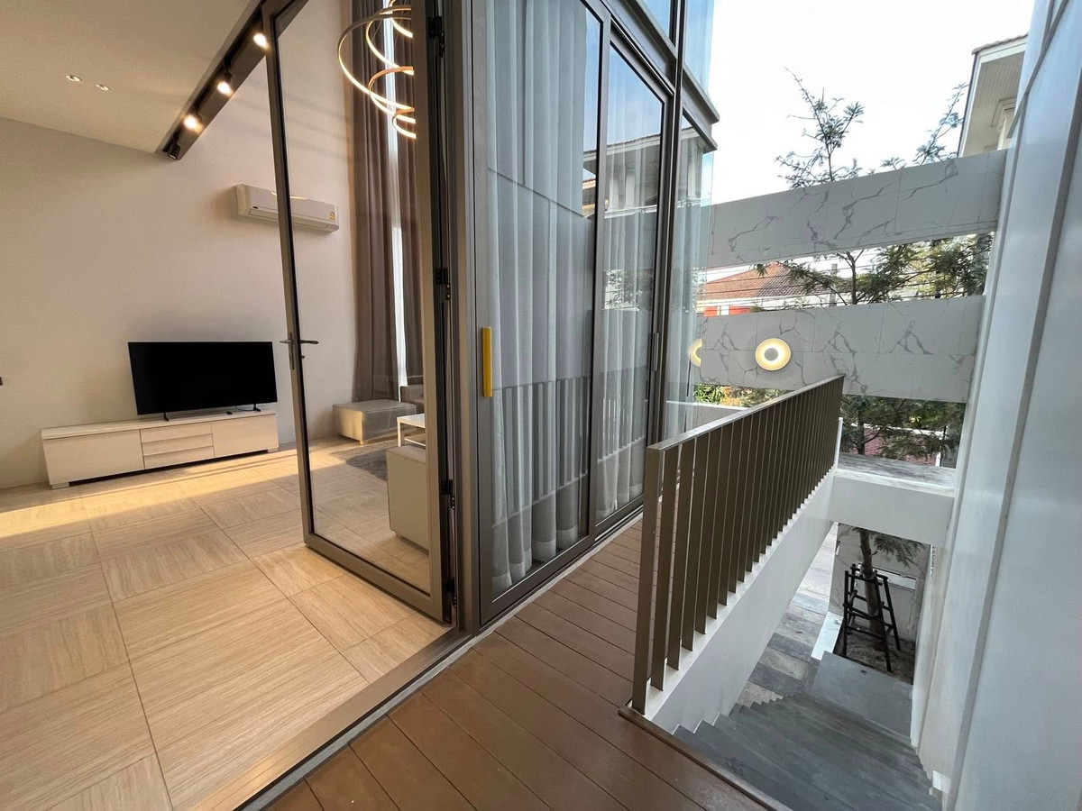 ให้เช่าโฮมออฟฟิศลาดพร้าว เซ็นทรัลลาดพร้าว : ᚱ ให้เช่า ✅ จดทะเบียนบริษัทได้ โฮมออฟฟิศ 4 ชั้น 🔥3 ห้องนอน 1 ห้องแม่บ้าน🔥 ลาดพร้าว 35 400 ตร.ม. ใกล้ BTS ภาวนา