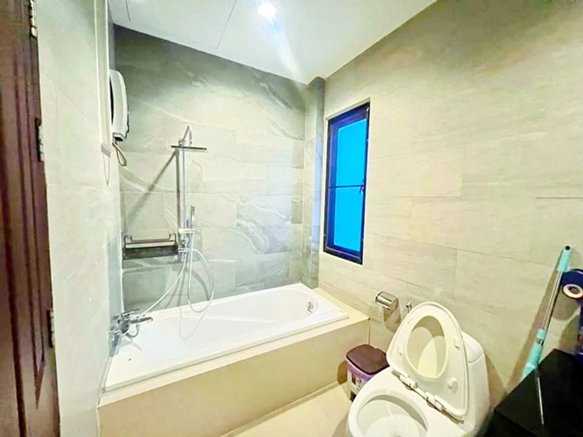 ให้เช่าบ้านปิ่นเกล้า จรัญสนิทวงศ์ : ลดราคาครั้งที่ 3 25% 35,999 B-M ฉิมพลี 4-5นอน สถานีรถไฟตลิ่งชัน 600 ม. บ้านเดี่ยว 3 ชั้น 4แอร์ 72 ตร.วา 360 ตร.ม.