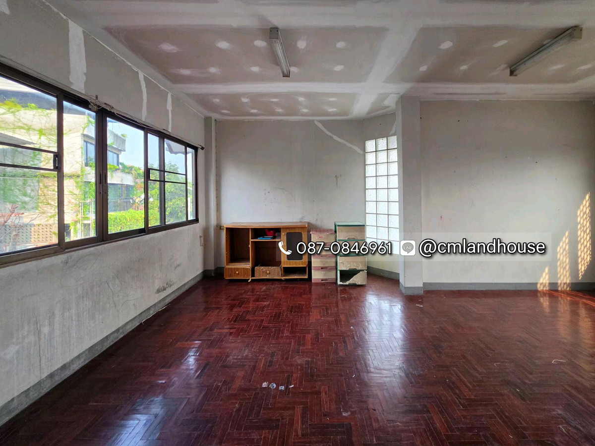 ขายบ้านเชียงใหม่ : ถูกกว่าคุ้มกว่าคอนโด! บ้านวรุณนิเวศน์ ต.แม่เหียะ อ.เมือง ใกล้แยกแม่เหียะ บิ๊กซี แม็คโคร IKEA 2 กม. ใกล้เซ็นทรัลแอร์พอร์ต 4 กม. ใกล้สนามบิน 5 กม. (ขายตามสภาพต้องปรับปรุง)