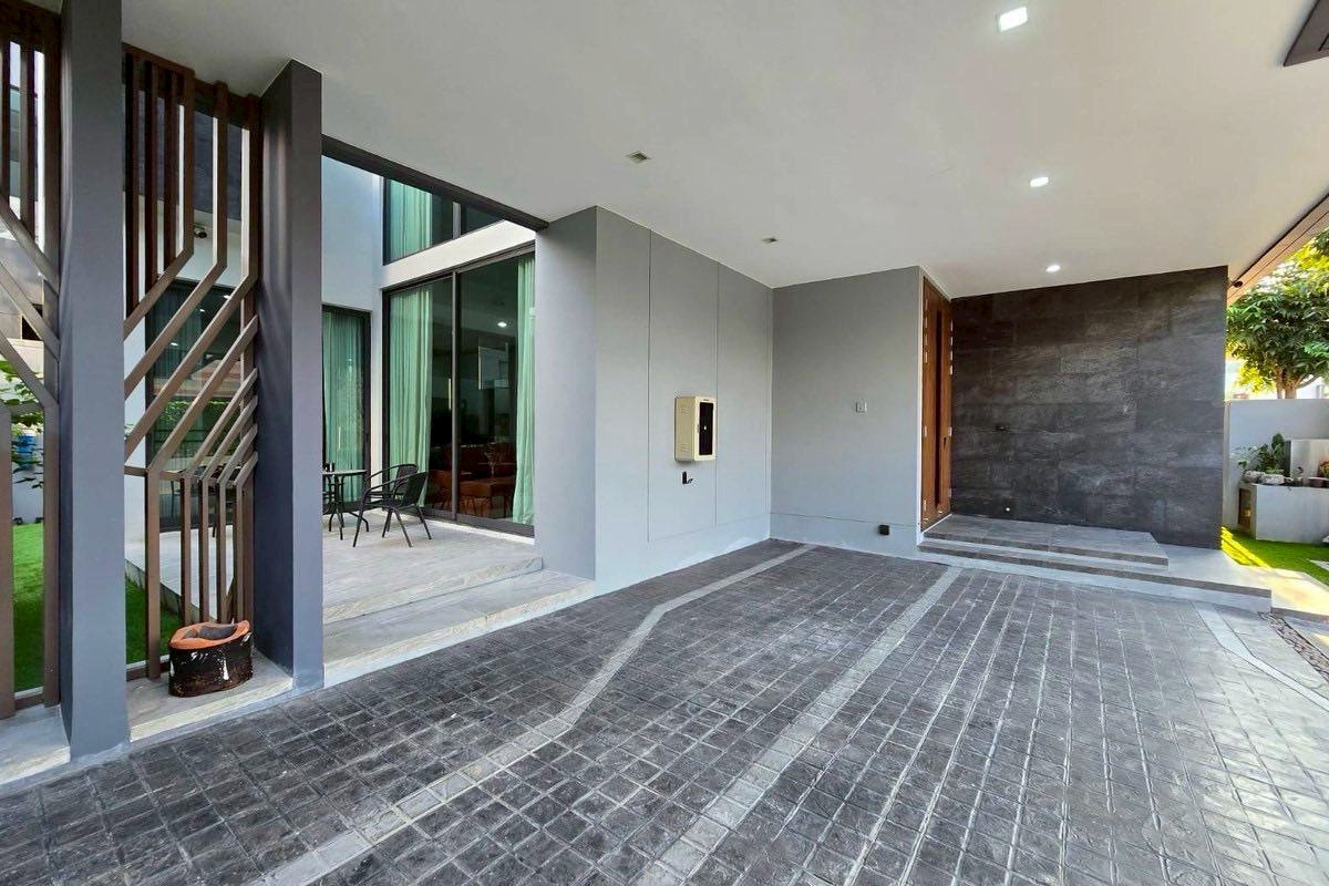 ให้เช่าบ้านพัฒนาการ ศรีนครินทร์ : ให้เช่าวิลล่าหรูโครงการใหม่ The Gentry พัฒนาการ 2 ใกล้ทองหล่อ (N.2062)