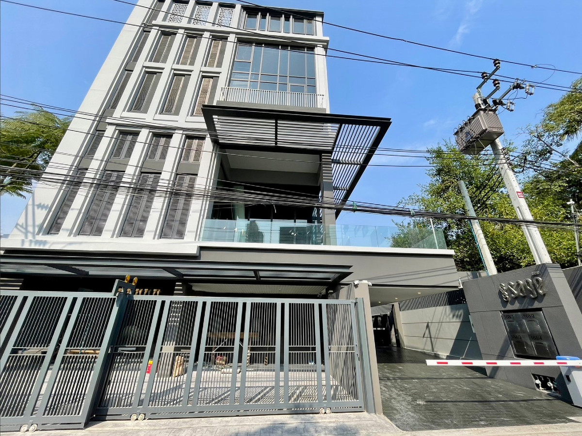 ให้เช่าทาวน์โฮมสุขุมวิท อโศก ทองหล่อ : ให้เช่า Home Office หรู 4.5 ชั้น โครงการ Sage Thonglor | พร้อมลิฟต์และสระว่ายน้ำส่วนตัว | ทำเลทองหล่อ 25 ใจกลางเมือง