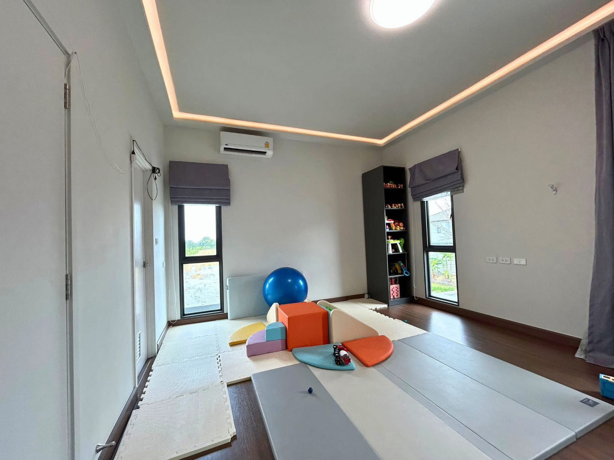 ให้เช่าบ้านลาดกระบัง สุวรรณภูมิ : ᚱ ให้เช่า ✅รับระยะสั้น 🔥 4 ห้องนอน 1 ห้องแม่บ้าน🔥บ้านเดี่ยว แกรนด์ บริทาเนีย พระราม 9 – กรุงเทพกรีฑา ใกล้ โรงเรียนนานาชาติเวลลิงตัน 