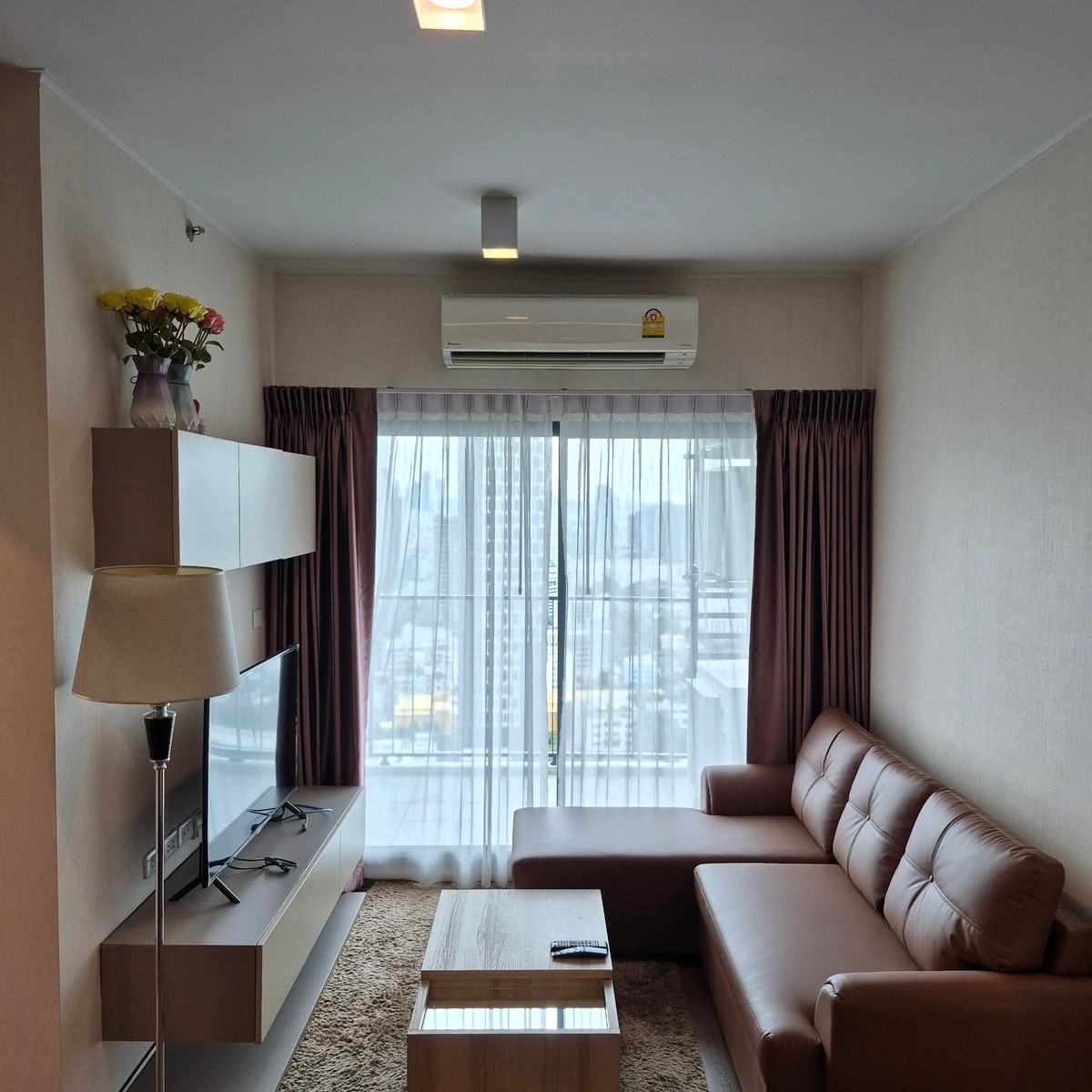 For RentCondoOnnut, Udomsuk : ​[HOT DEAL] Ideo S93 – Spacious 54 sq.m. on 32nd Floor (0m to BTS Bang Chak)