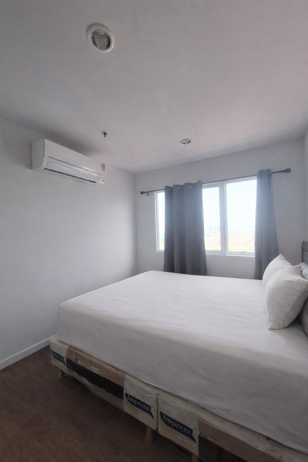 ขายคอนโดบางซื่อ วงศ์สว่าง เตาปูน : ขายคอนโด รีเจ้นท์ โฮม บางซ่อน 2 (เฟส 28 อาคาร D) ใกล้ MRT  ราคา1.39 ล้าน