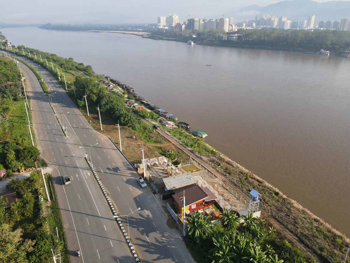 ขายบ้านเชียงราย : ขายบ้านพร้อมที่ประกอบการค้าติดน้ำโขงตรงข้ามคิงโรมัน