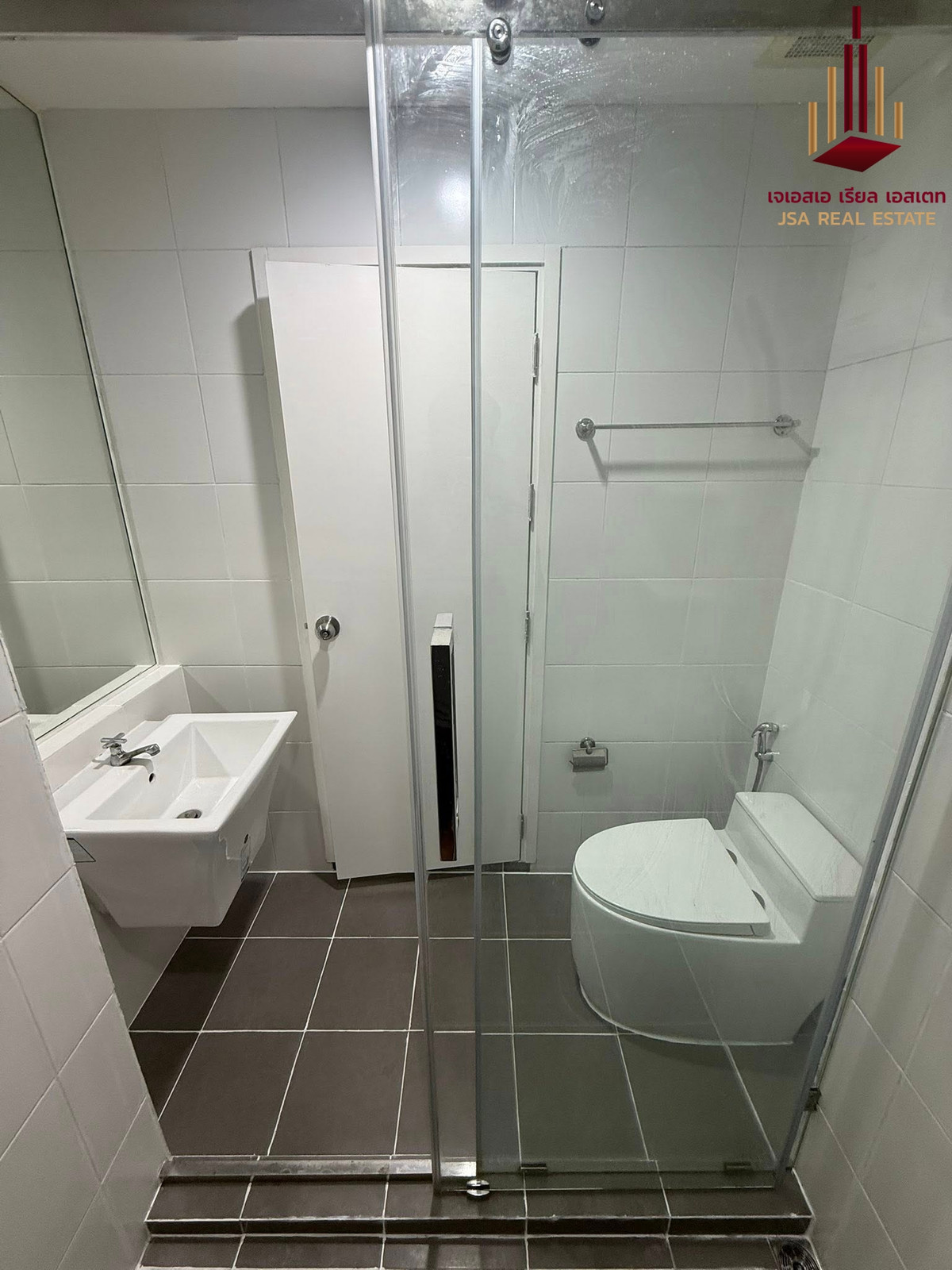 For SaleCondoRattanathibet, Sanambinna : ✨ For Sale: Aspire Rattanathibet 2 Condo ✨ 💰 Only 1,690,000 THB