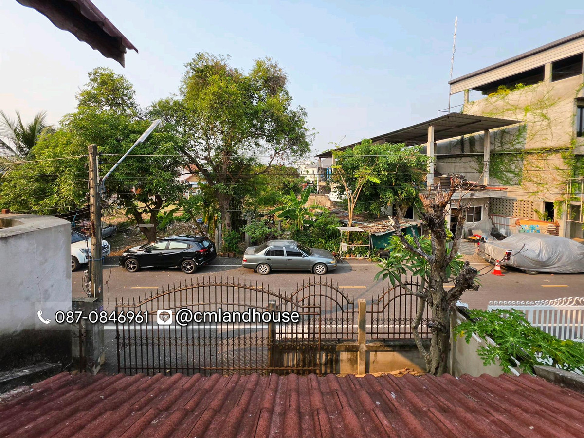 ขายบ้านเชียงใหม่ : ถูกกว่าคุ้มกว่าคอนโด! บ้านวรุณนิเวศน์ ต.แม่เหียะ อ.เมือง ใกล้แยกแม่เหียะ บิ๊กซี แม็คโคร IKEA 2 กม. ใกล้เซ็นทรัลแอร์พอร์ต 4 กม. ใกล้สนามบิน 5 กม. (ขายตามสภาพต้องปรับปรุง)