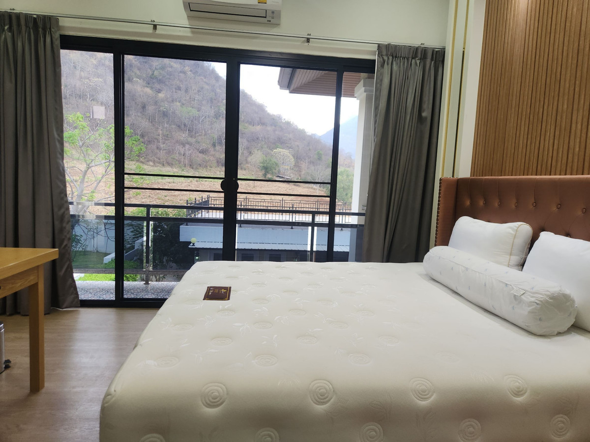 ขายบ้านโคราช นครราชสีมา : ขายบ้านพักตากอากาศหรู เขาใหญ่ พญาเย็น วิวภูเขา | ที่ดิน 300 ตร.วา 3 อาคาร พร้อมสระว่ายน้ำ เฟอร์นิเจอร์ครบ ใกล้ถนนมิตรภาพ