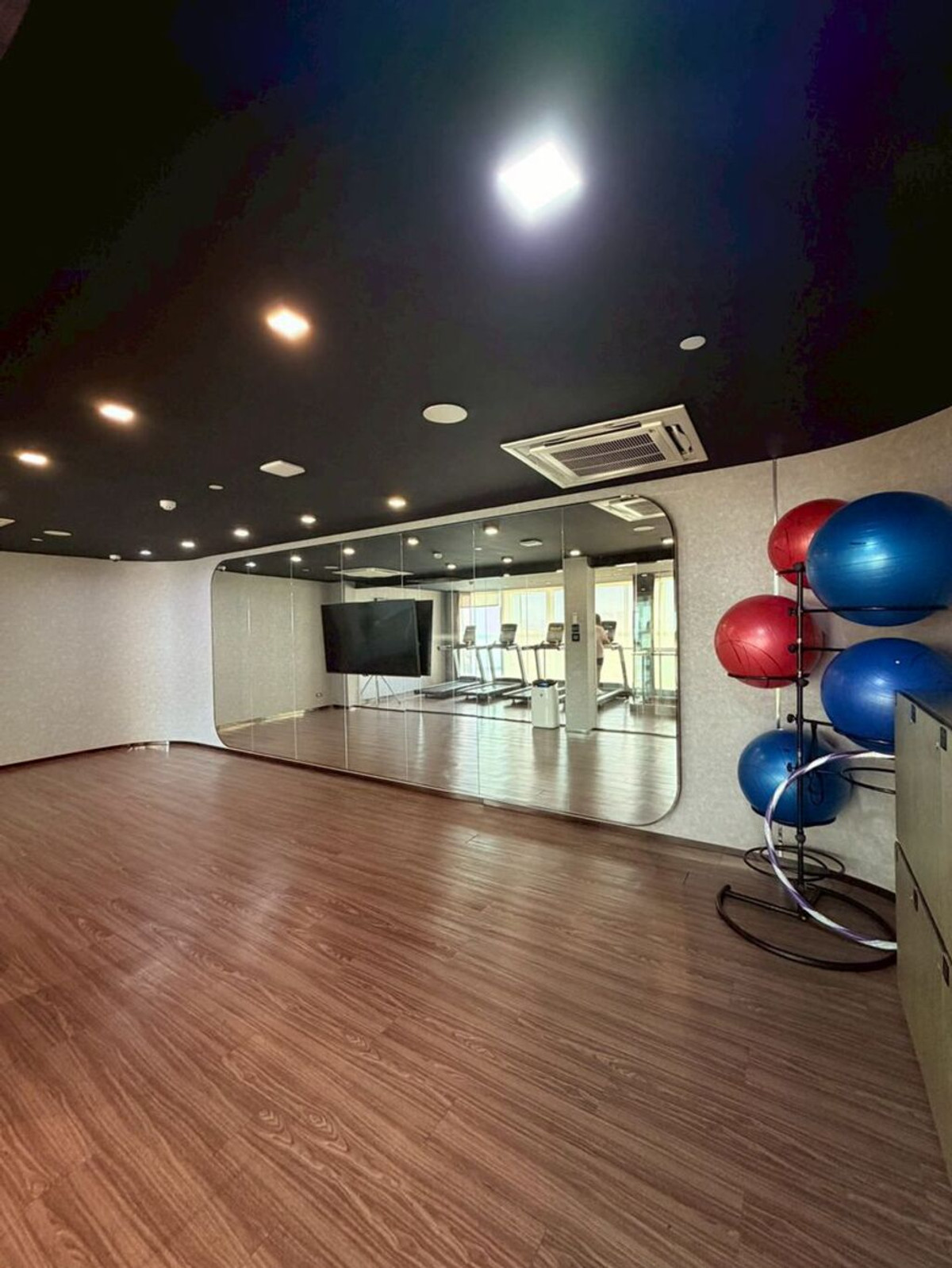 For RentCondoRama9, Petchburi, RCA : For Rent Life Asoke Rama9 Unit 207/795 (South)