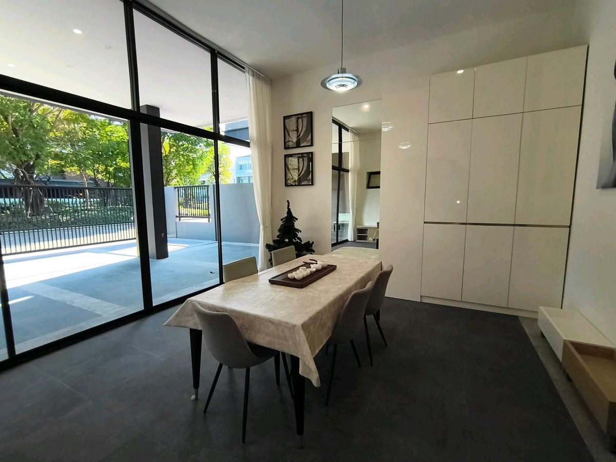 For RentHouseYothinpattana,CDC : Luxury 3-story house, 8 bedrooms, fully furnished, beautifully decorated, for rent in Yothin Phatthana-Ramindra area, near Crystal Design Center (CDC), only 2.3 km.