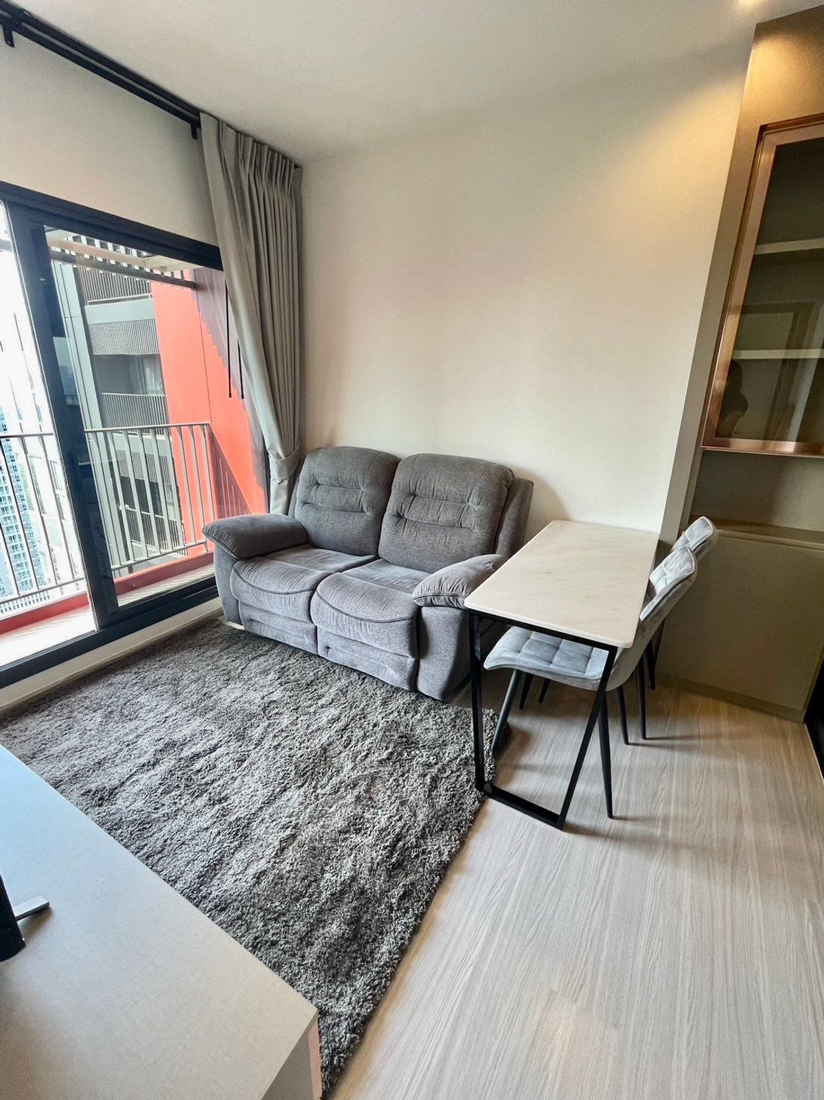 For RentCondoRama9, Petchburi, RCA : 🏙️ Life Asoke Hype | Panoramic city view, not blocked.