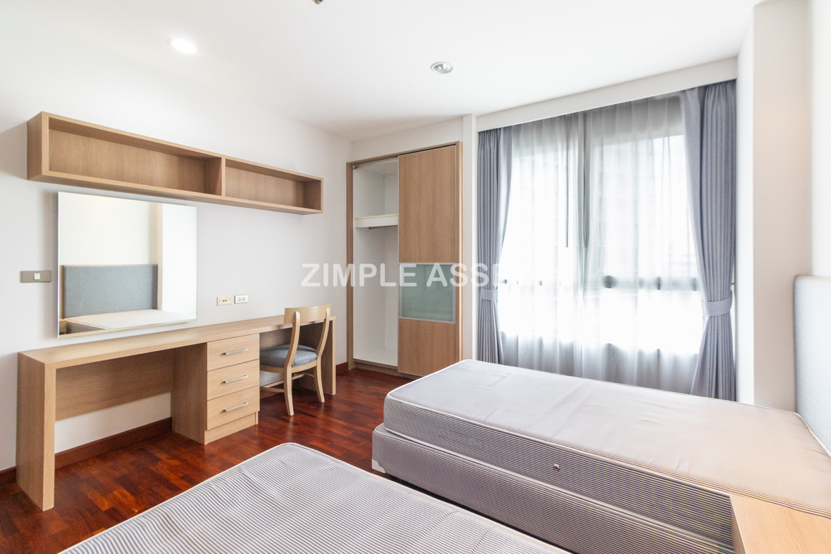 For RentSukhumvit, Asoke, Thonglor : Line ID: @zimple_asset Luxury aprtment in center of sukhumvit. Offering premium facilities for an elevated living experience. Surrounded by leading shopping malls in a prime location.
