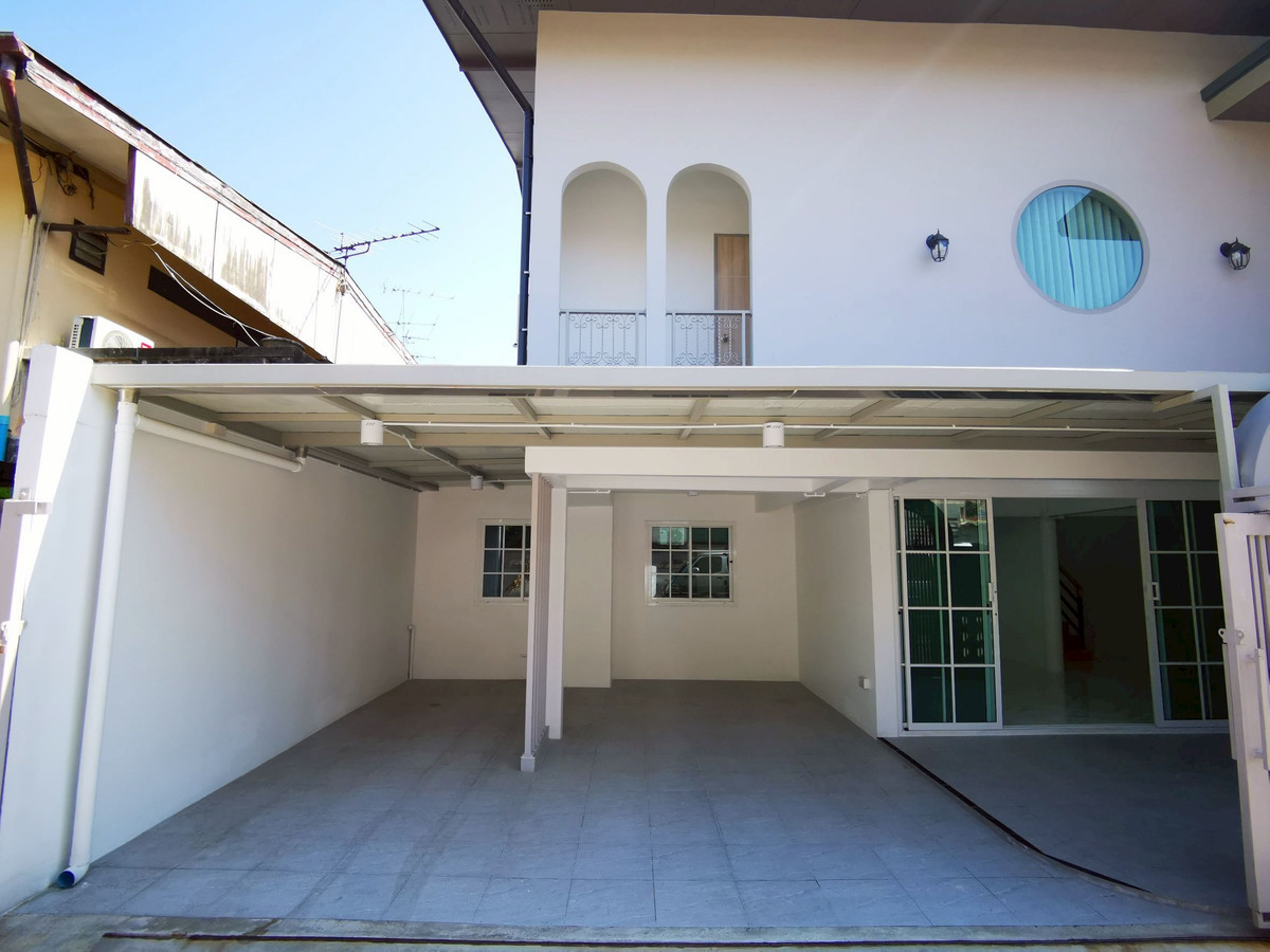 For RentHouseChokchai 4, Ladprao 71, Ladprao 48, : 🏠2-story detached house, location: Lat Phrao 48, Intersection 3 (Soi Watthananiwet 7) 🏠The front of the house faces: north.