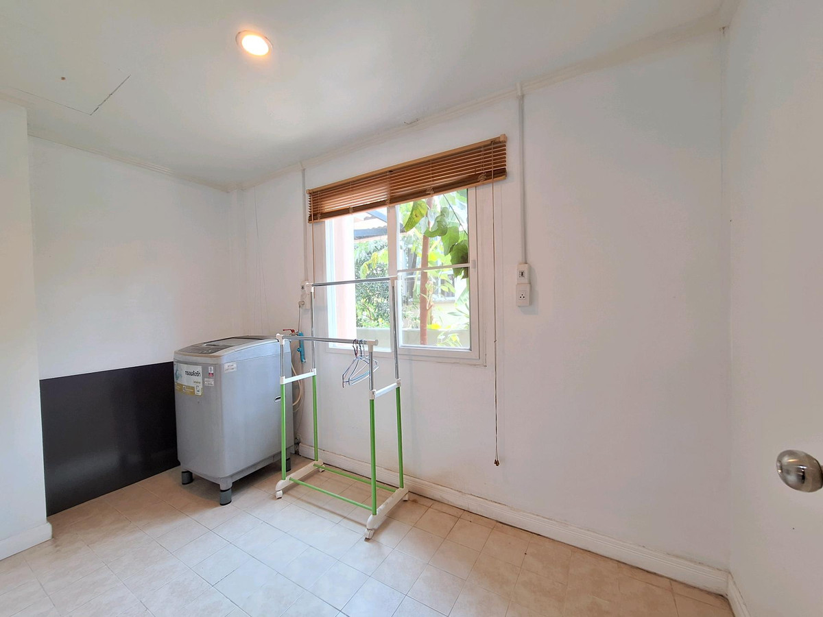 ให้เช่าบ้านมีนบุรี-ร่มเกล้า : บ้านเช่าร่มเกล้า ศุภาลัย พาร์ควิลล์ ร่มเกล้าสุวรรณภูมิ มีนบุรี 67 ตร.ว. 3 นอน ติดถนนร่มเกล้า เข้ามาเพียง 250 เมตร