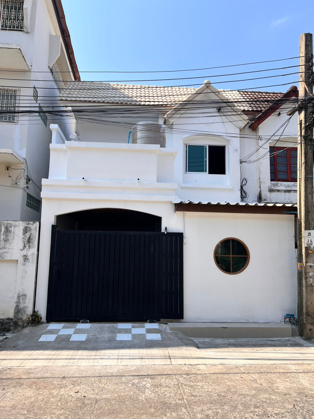 ขายทาวน์โฮมปิ่นเกล้า จรัญสนิทวงศ์ : ทาวน์โฮม 2 ชั้น 22.6 ตรว. รีโนเวทใหม่ พร้อมเฟอร์นิเจอร์ ถนนจรัญสนิทวงศ์ 35 ติดรถไฟฟ้า MRT