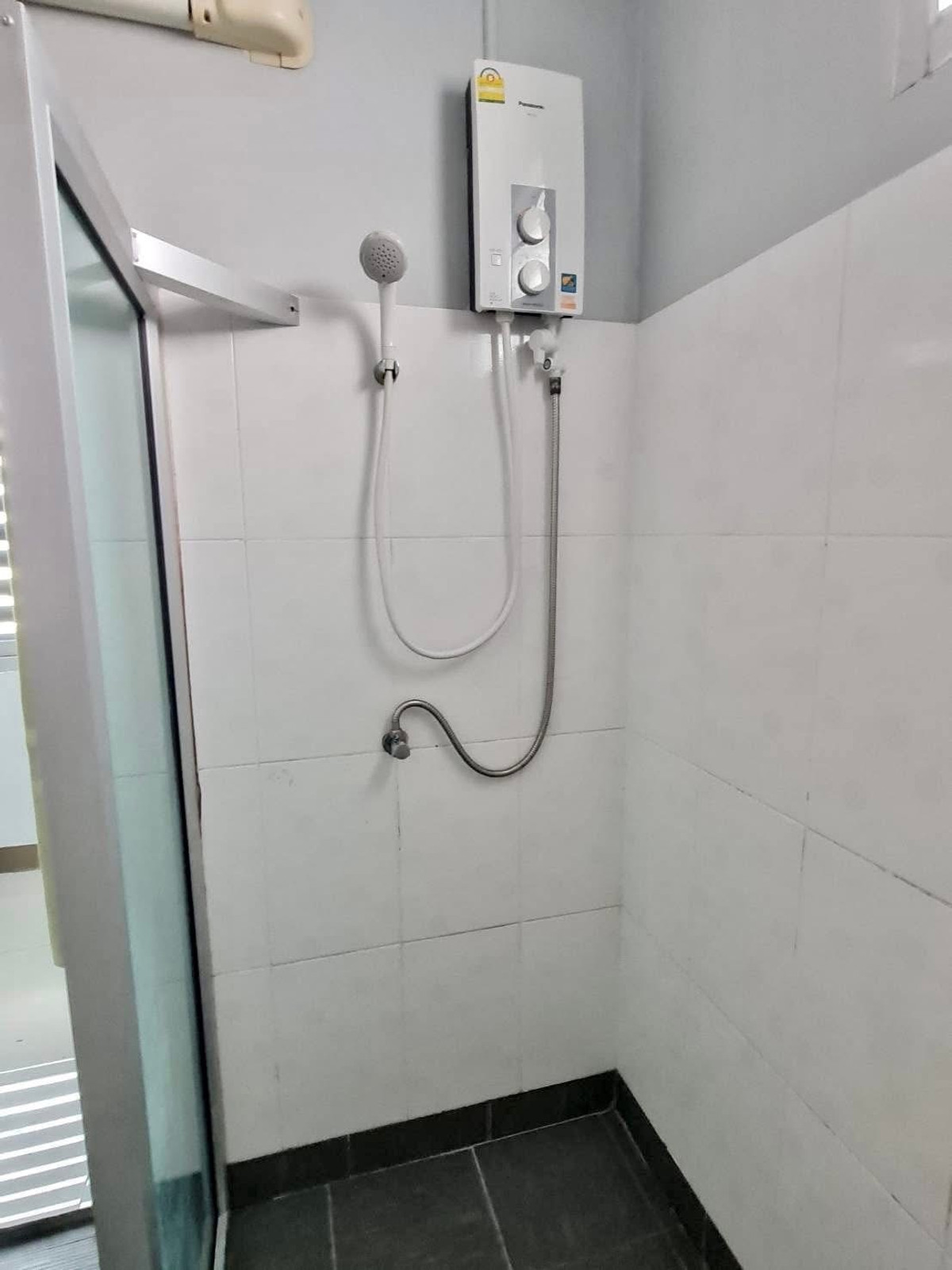 ขายกิจการโรงแรม & กิจการอพาร์ตเมนต์ศรีราชา แหลมฉบัง บ้านบึง : ขายตึกอพาร์ทเม้น ศรีราชา ชลบุรี ใกล้ ม.เกษตร 900 เมตร 