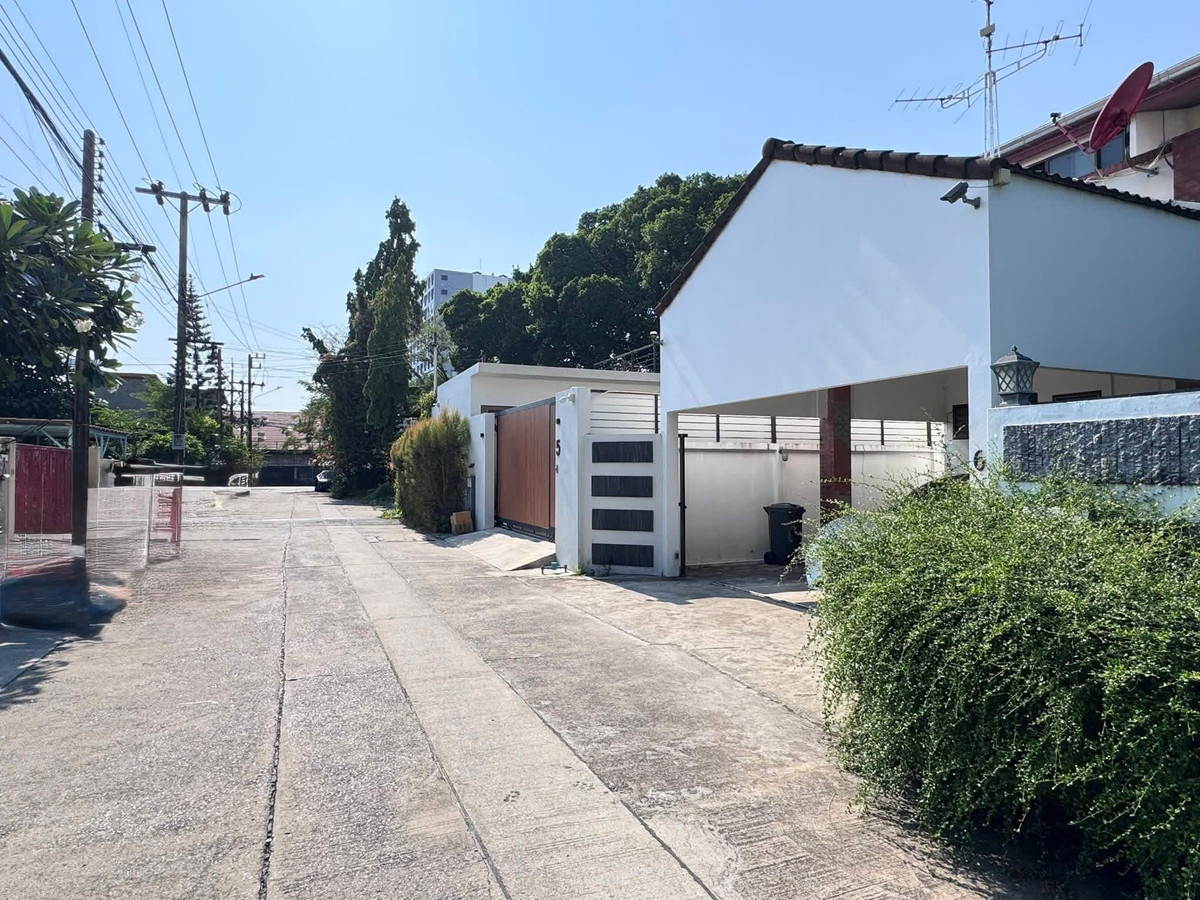 For SaleHouseVipawadee, Don Mueang, Lak Si : Single house, large plot, 97 sq m, location 