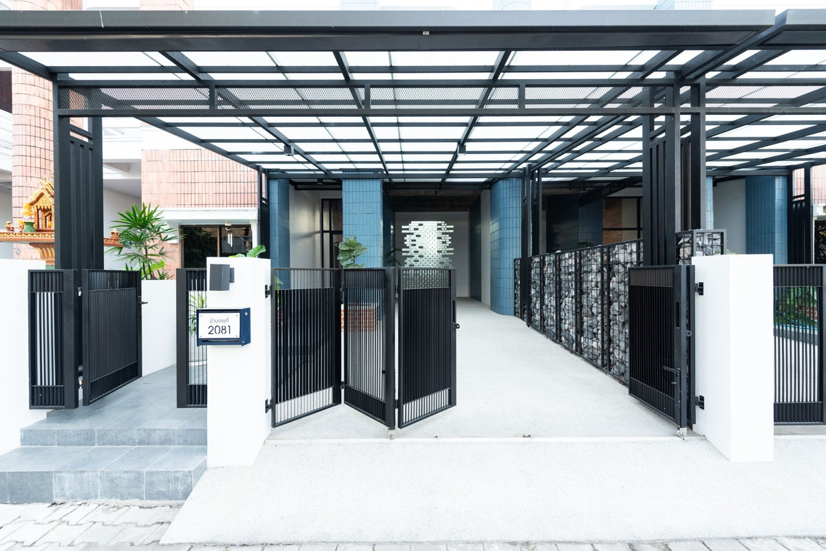 ให้เช่าอาคารพาณิชย์บางนา แบริ่ง ลาซาล : โฮมออฟฟิศ ปรับปรุงใหม่ พร้อมขาย/ให้เช่า – สุขุมวิท ย่านบางนา